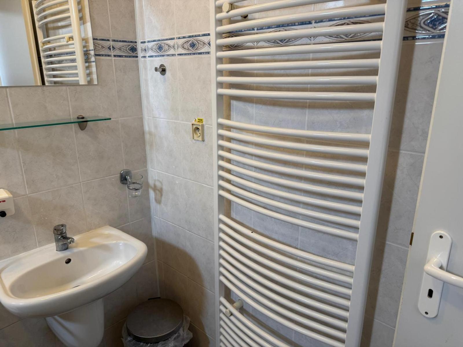 Suite - Photo 3
