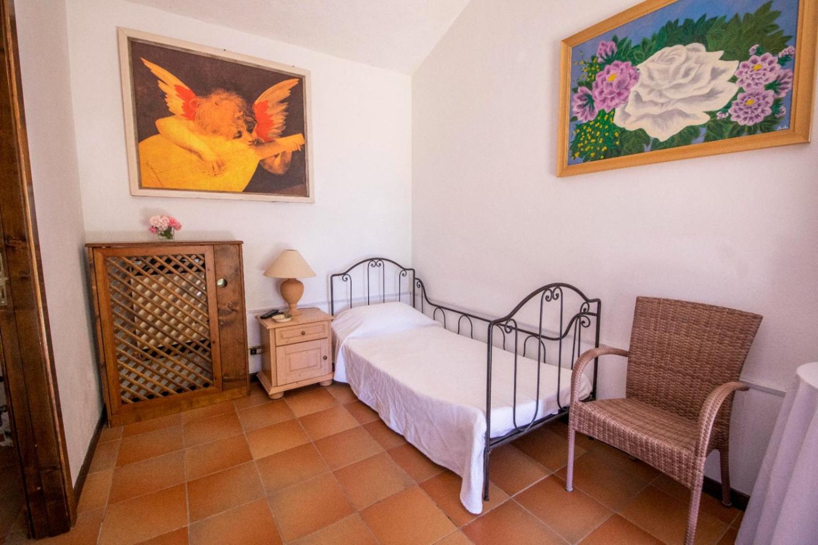 Quadruple Room - Disability Access photo 3