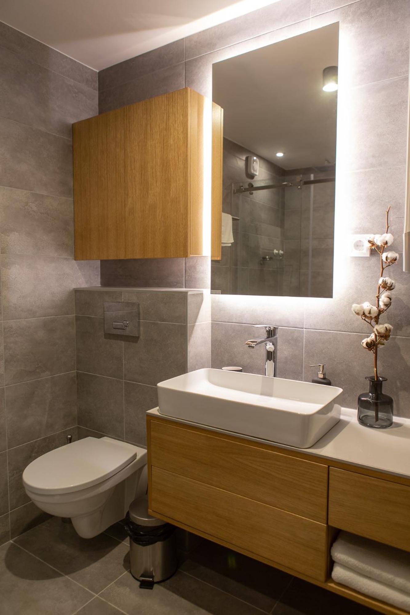 Two-Bedroom Deluxe Apartment with Garden View photo 2