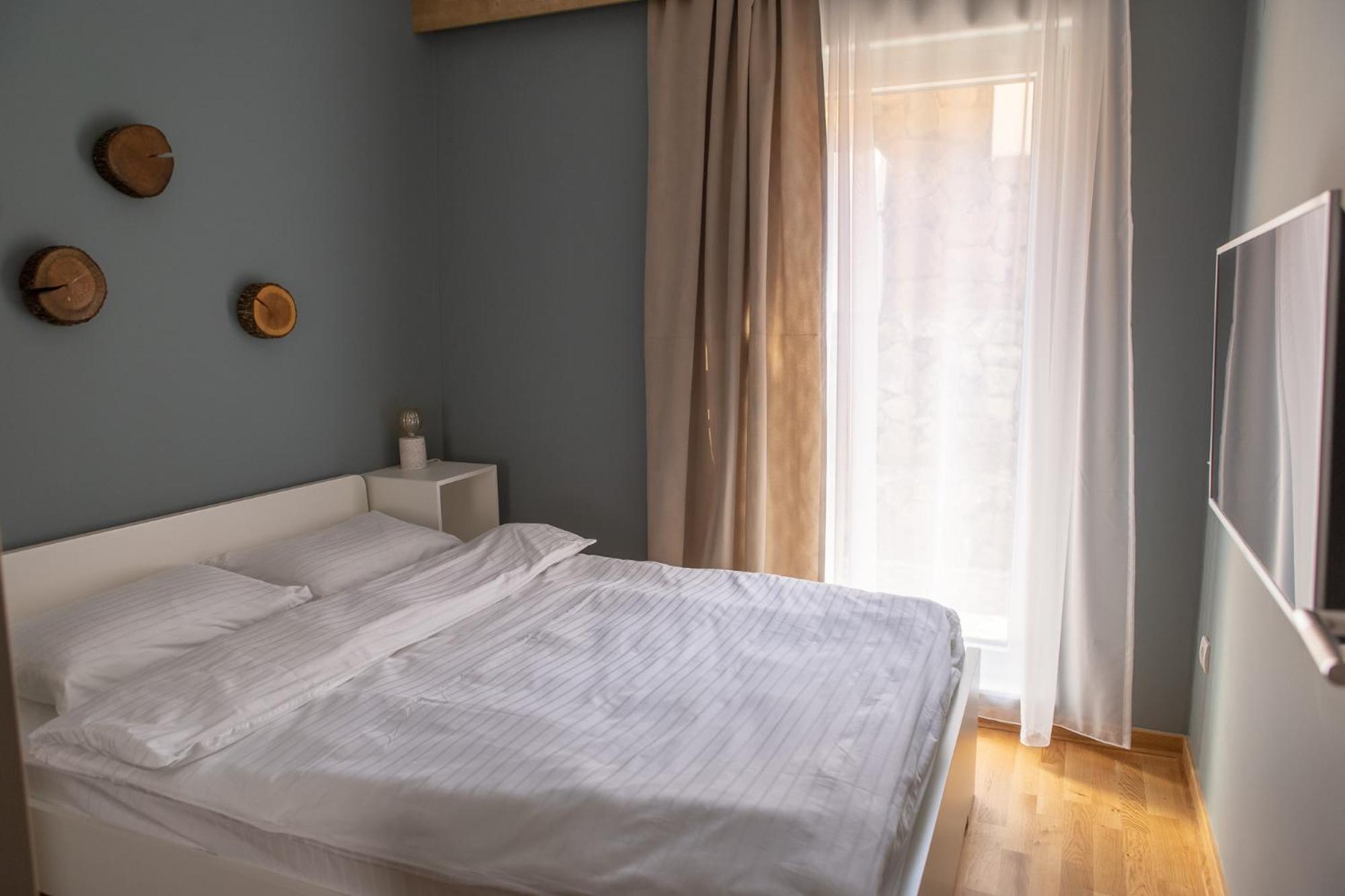 Two-Bedroom Deluxe Apartment with Garden View photo 3