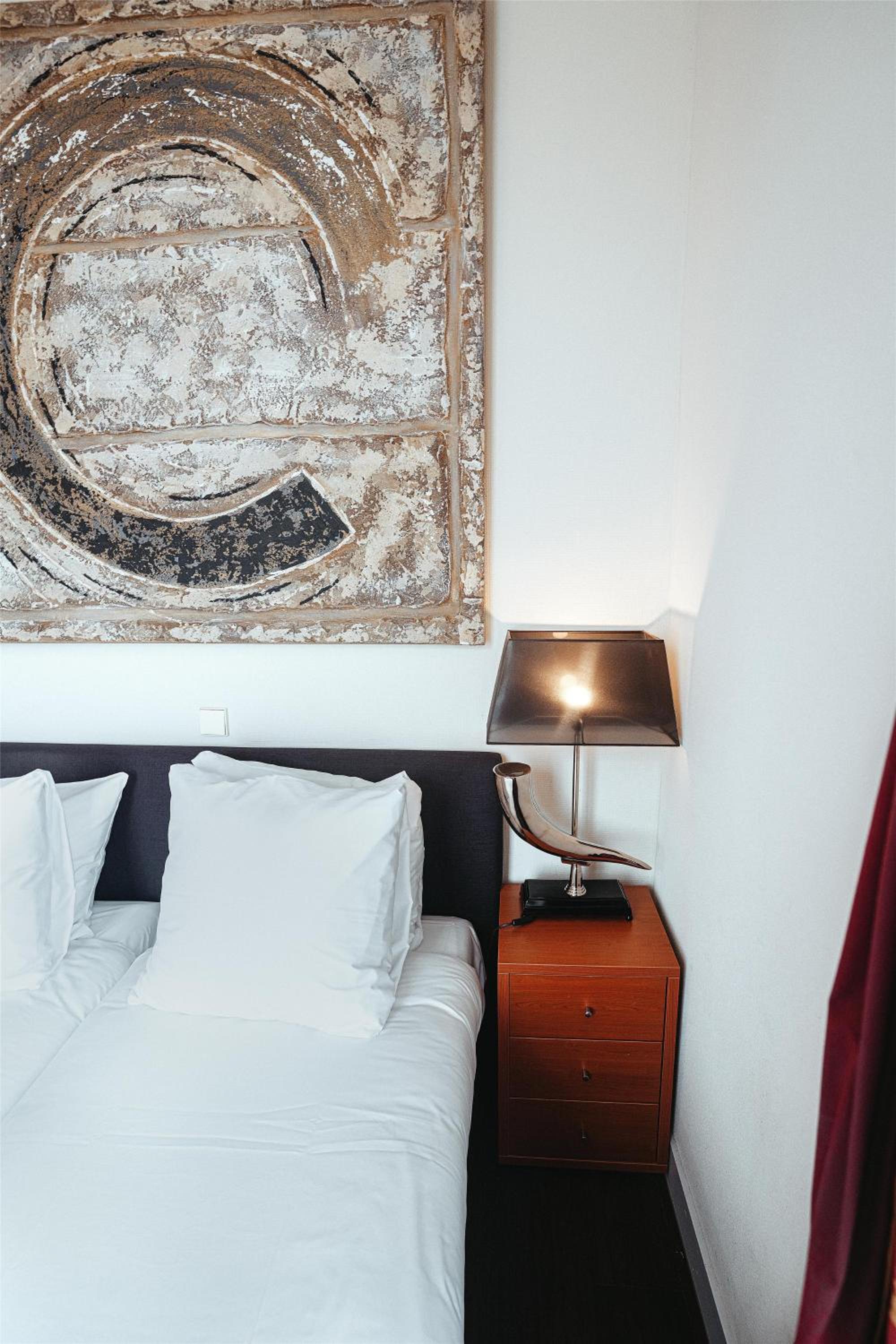 Deluxe Double Room - Non-Smoking - Photo 8