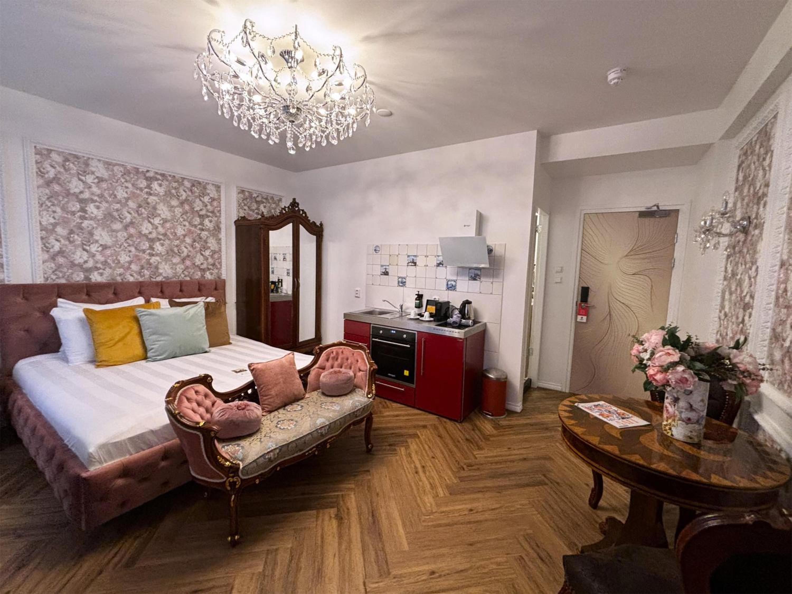 Studio with Double Bed and Kitchenette - Non-Smoking - Photo 7