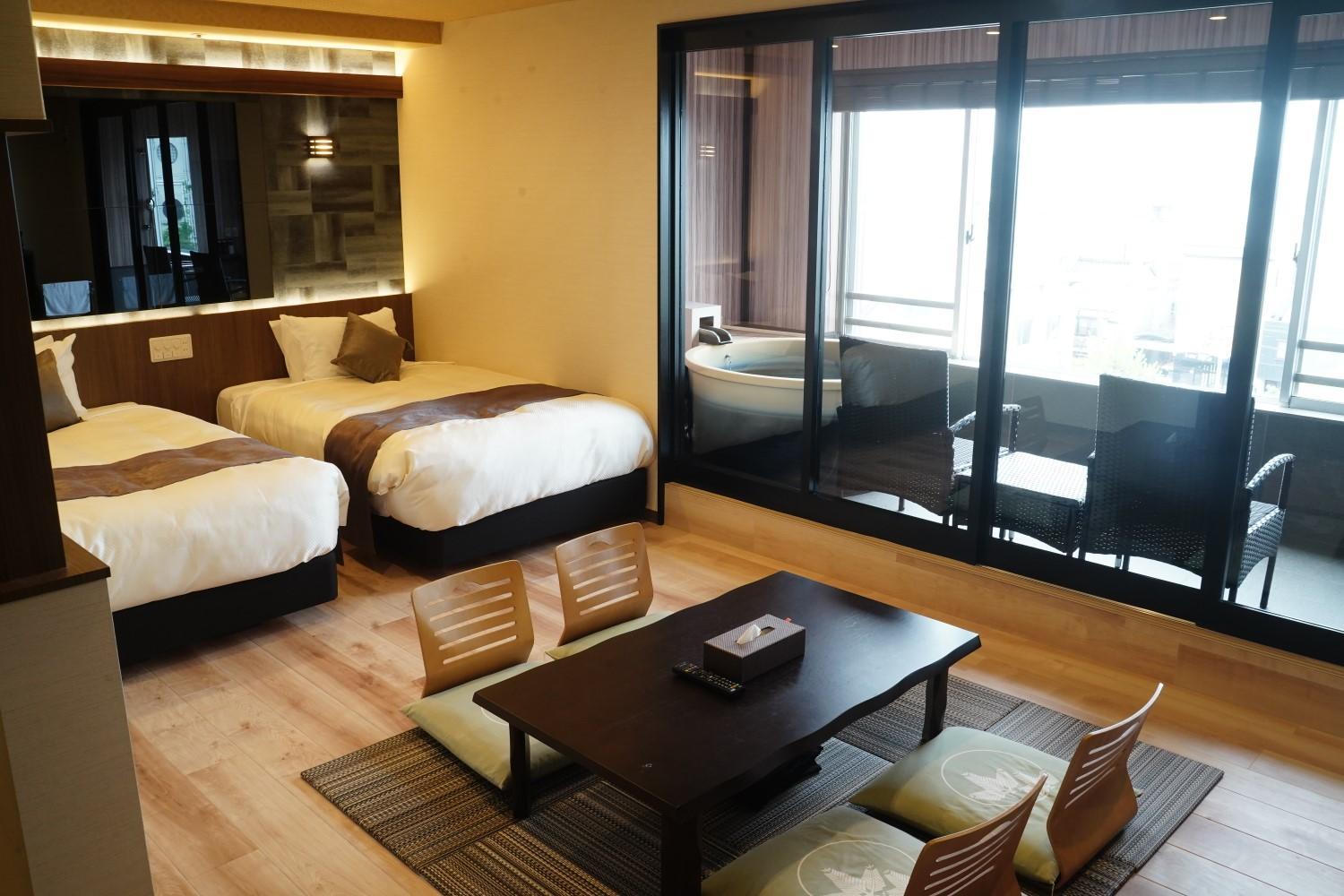 Superior Japanese-Western Room with Open-Air Bath photo 2