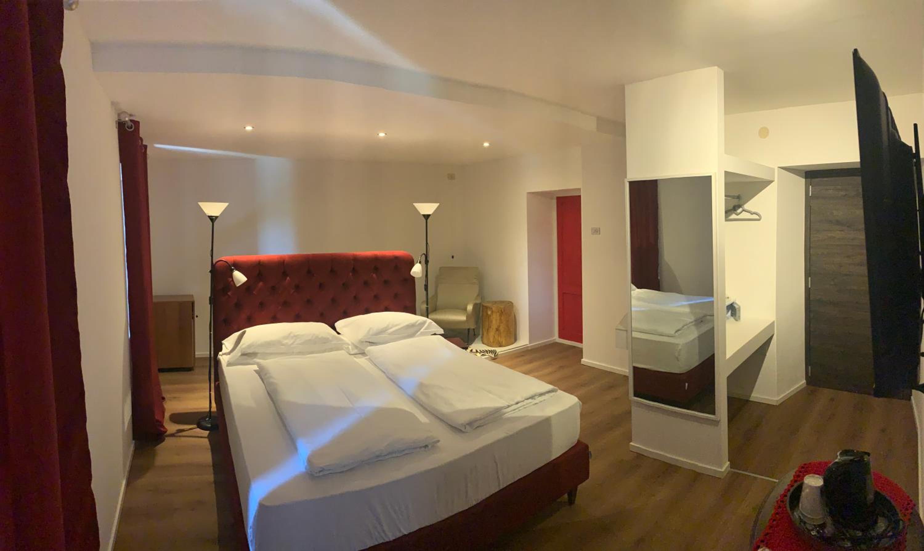 King Room with Lake View photo 1