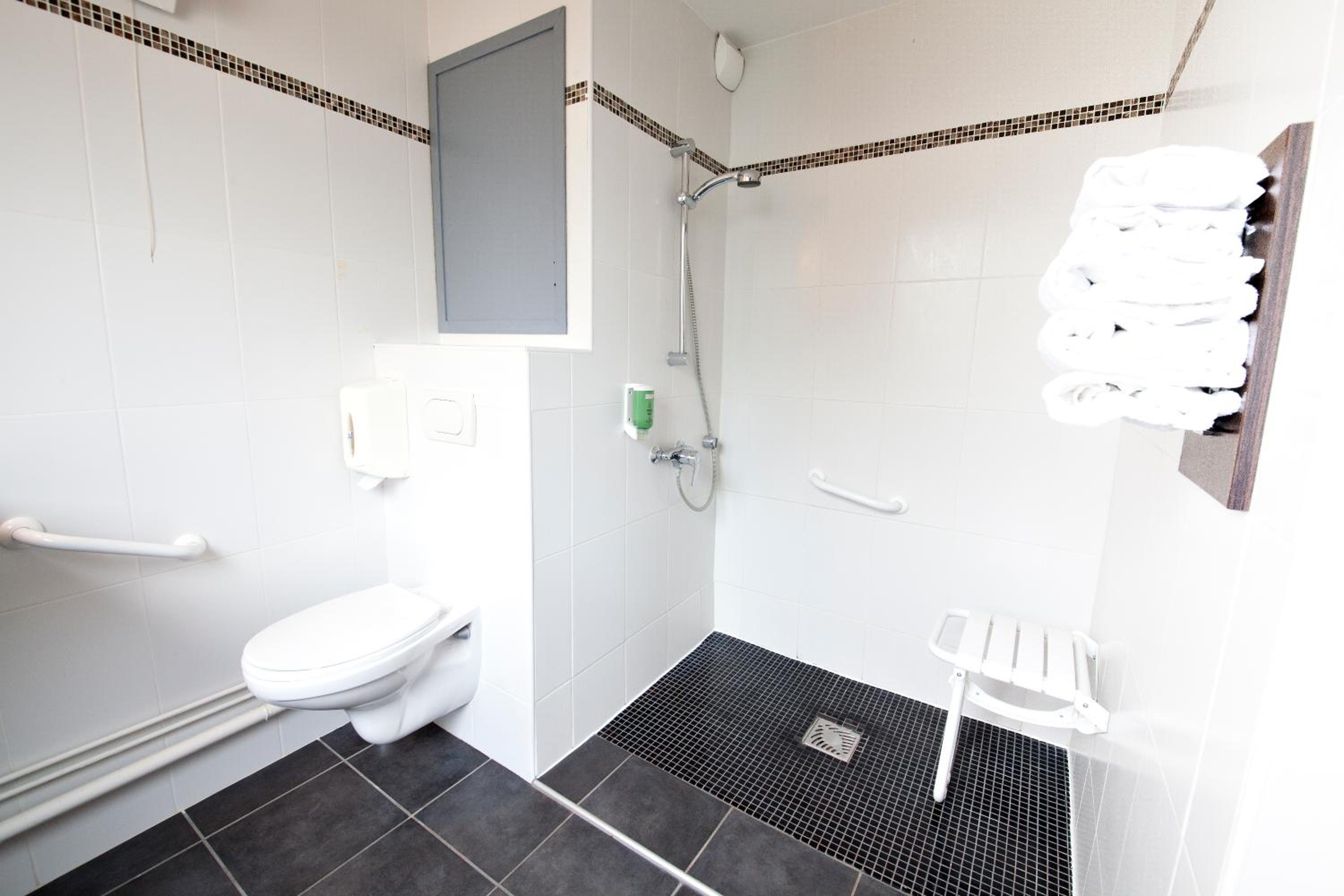 Double Room - Disability Access photo 3