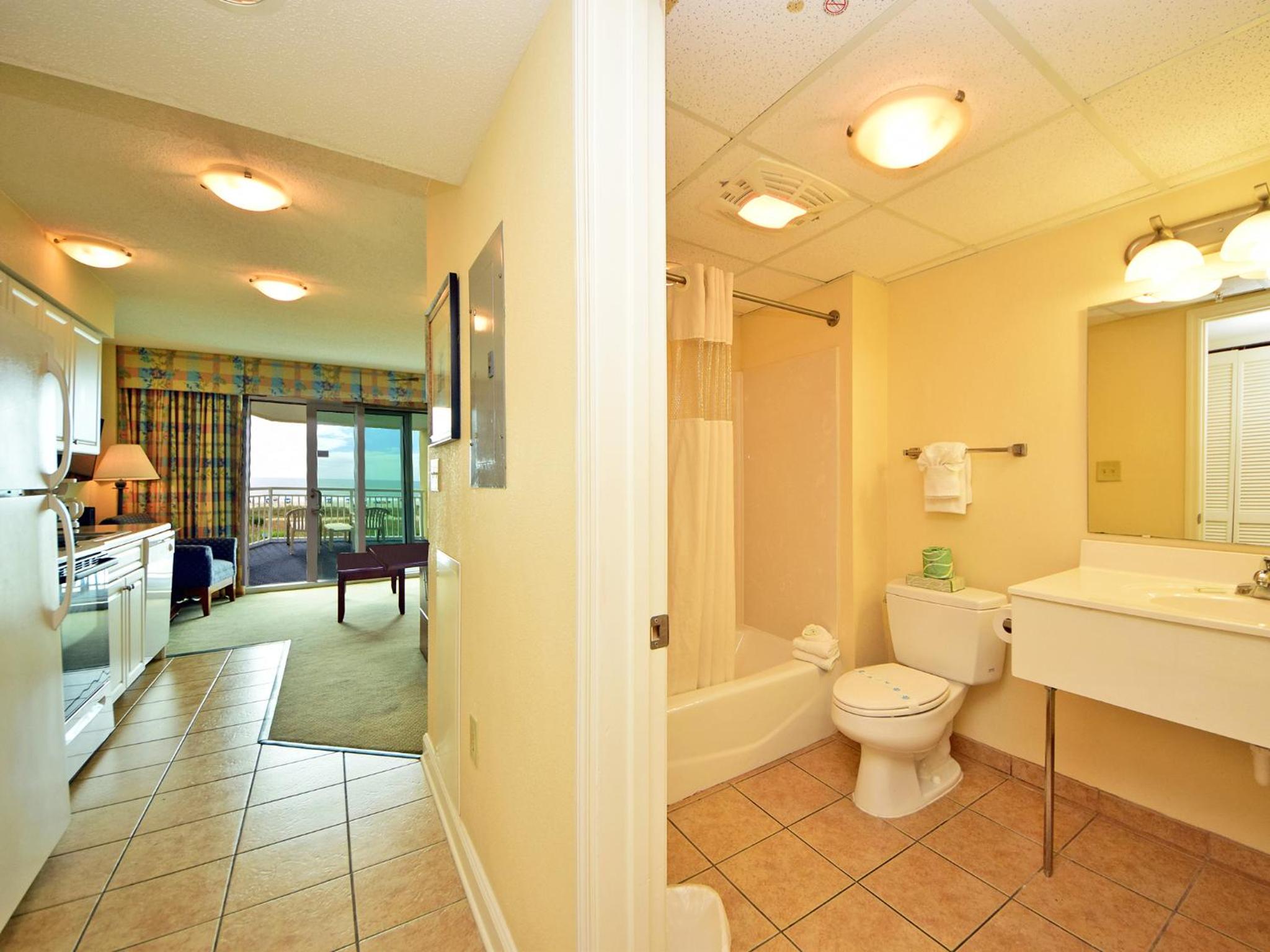 1 Bedroom 1 Bath Oceanfront Condo with 1 King, Sleeper Sofa and Wall Bed - T23