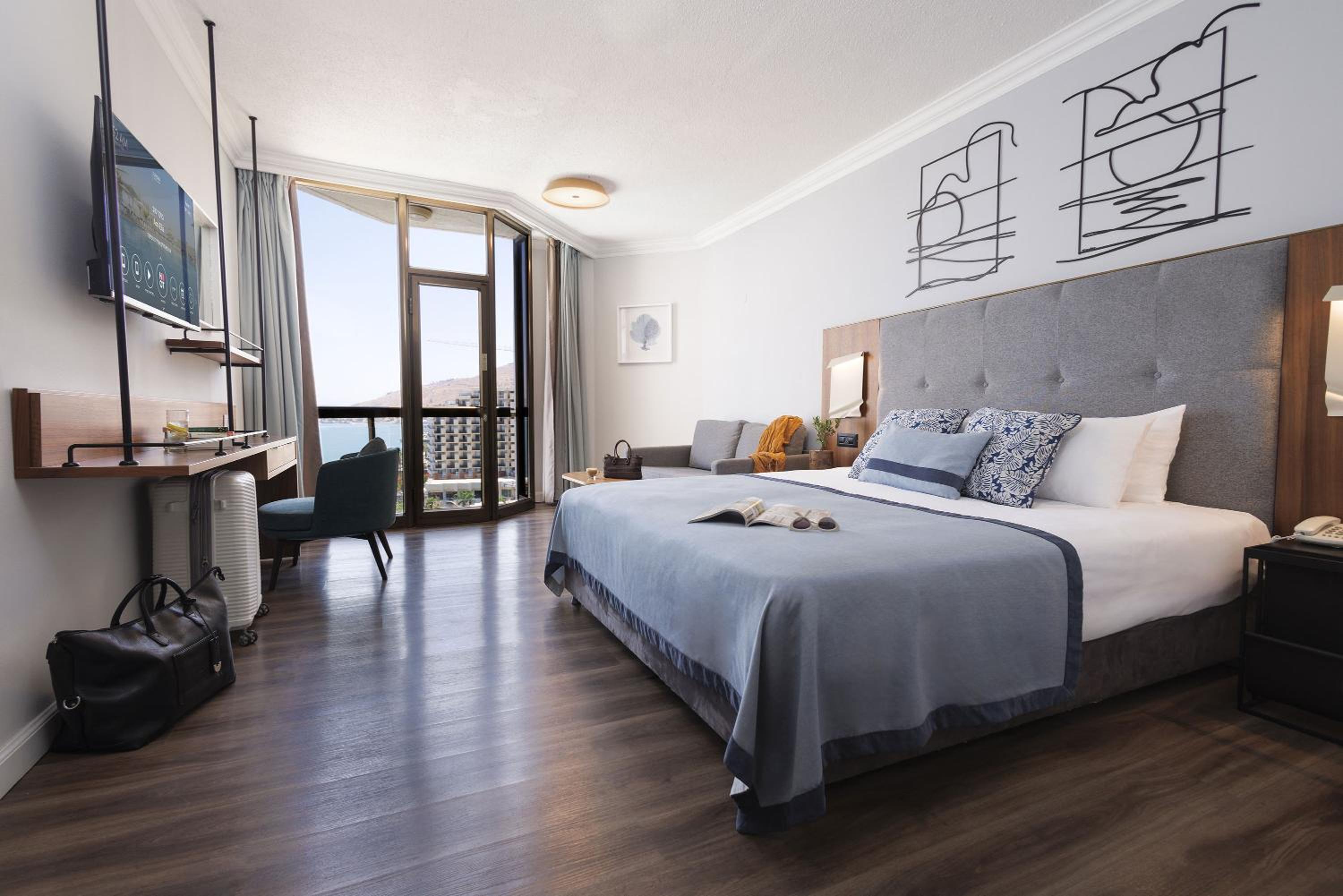 Deluxe Room with Sea View photo 3