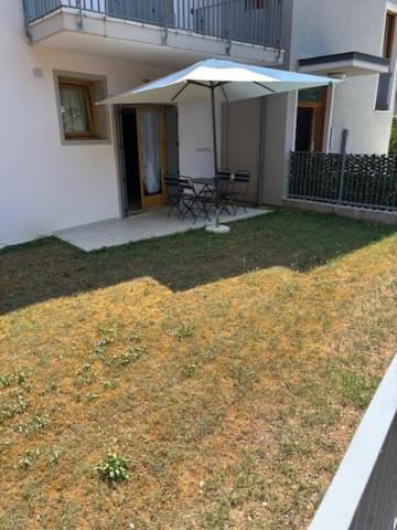 Deluxe One-Bedroom Apartment with Garden View photo 2