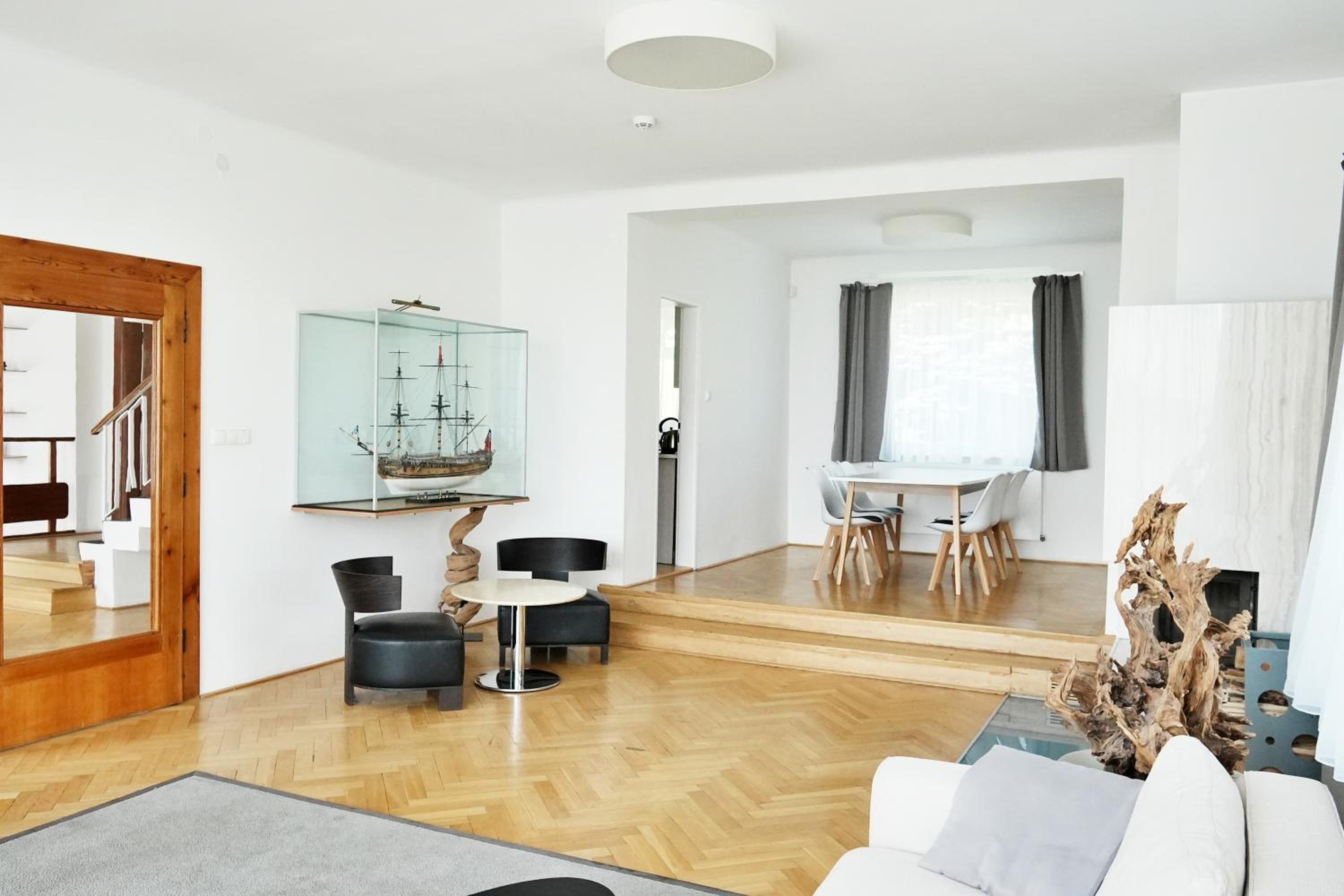 Villa photo 3