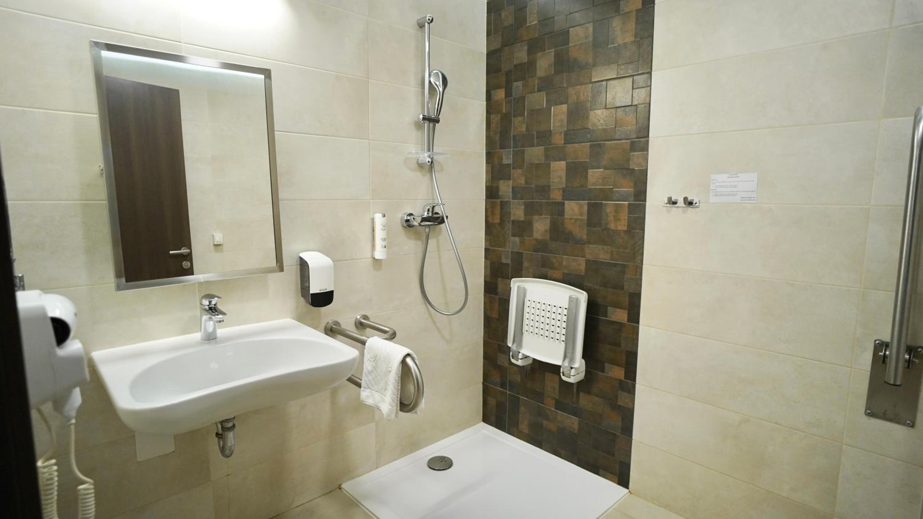 Double or Twin Room - Disability Access