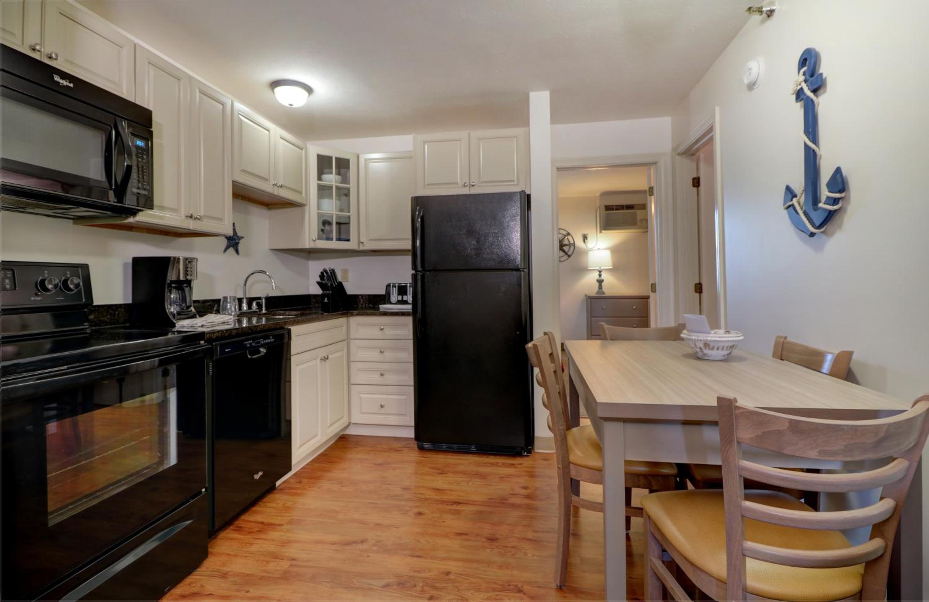 1-Bedroom Suite / obstructed view photo 1