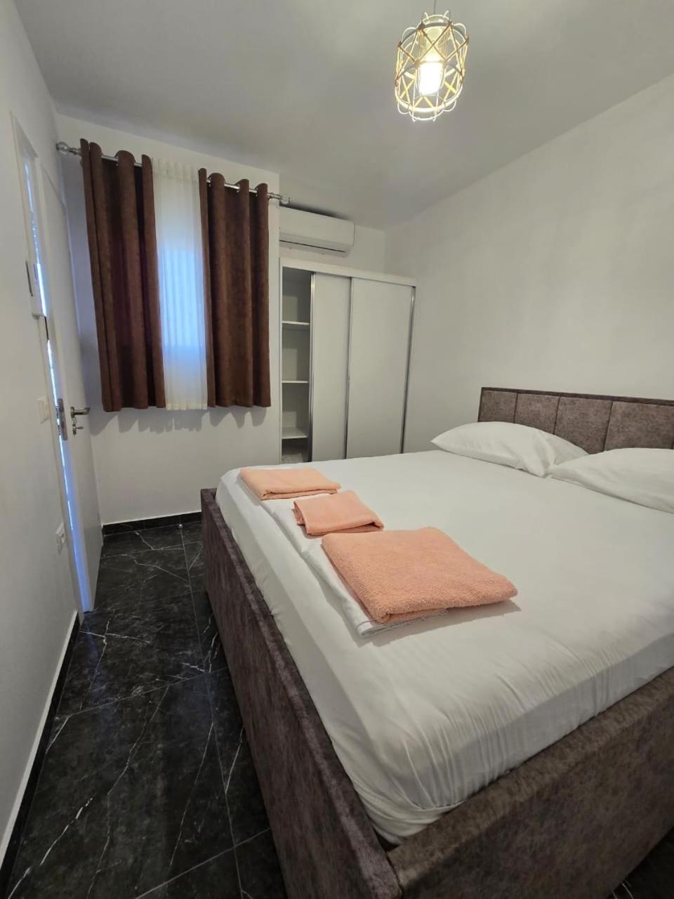 Family Two-Bedroom Apartment with View photo 3