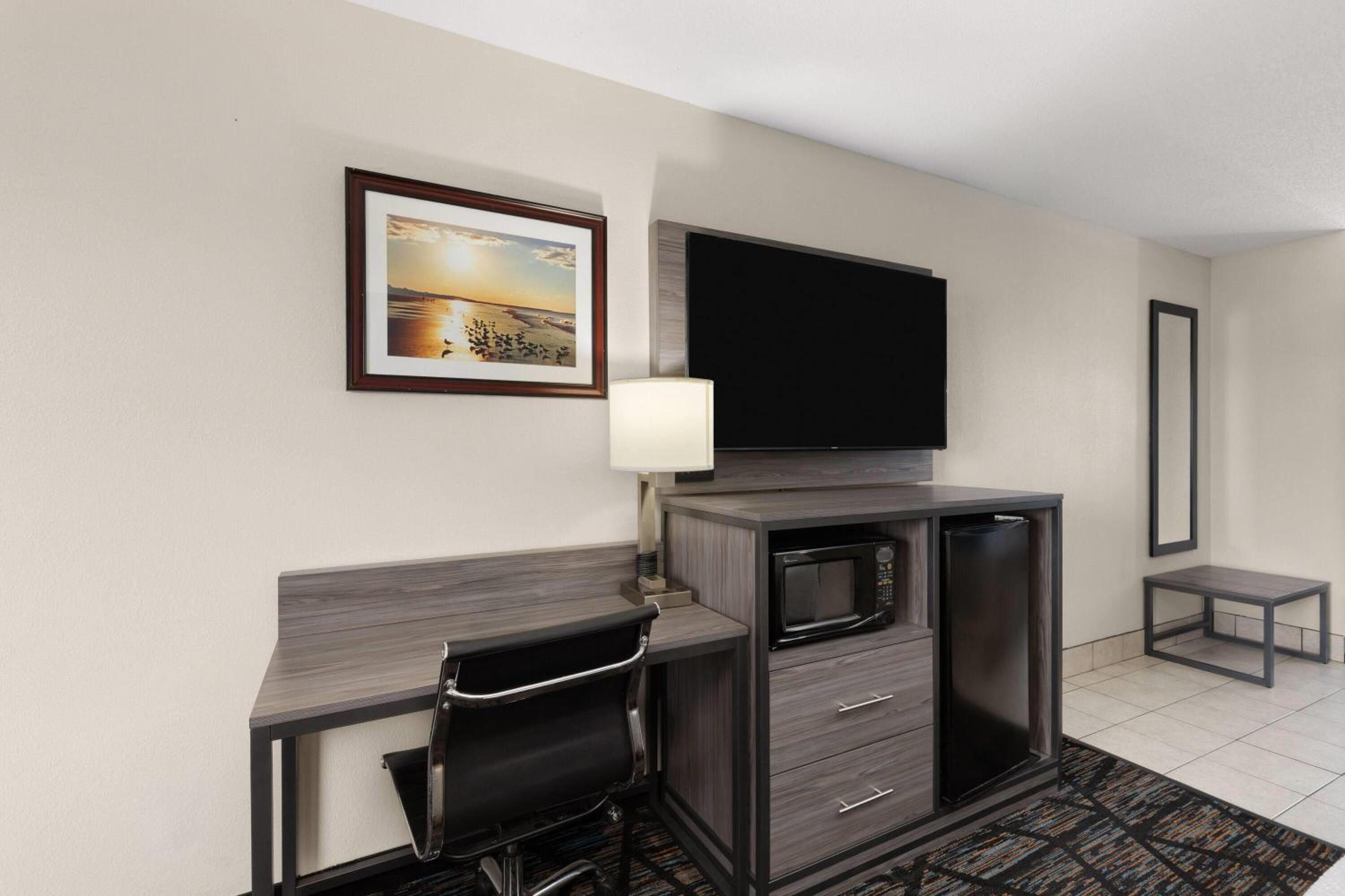 King Studio Suite - Non-Smoking - Photo 4