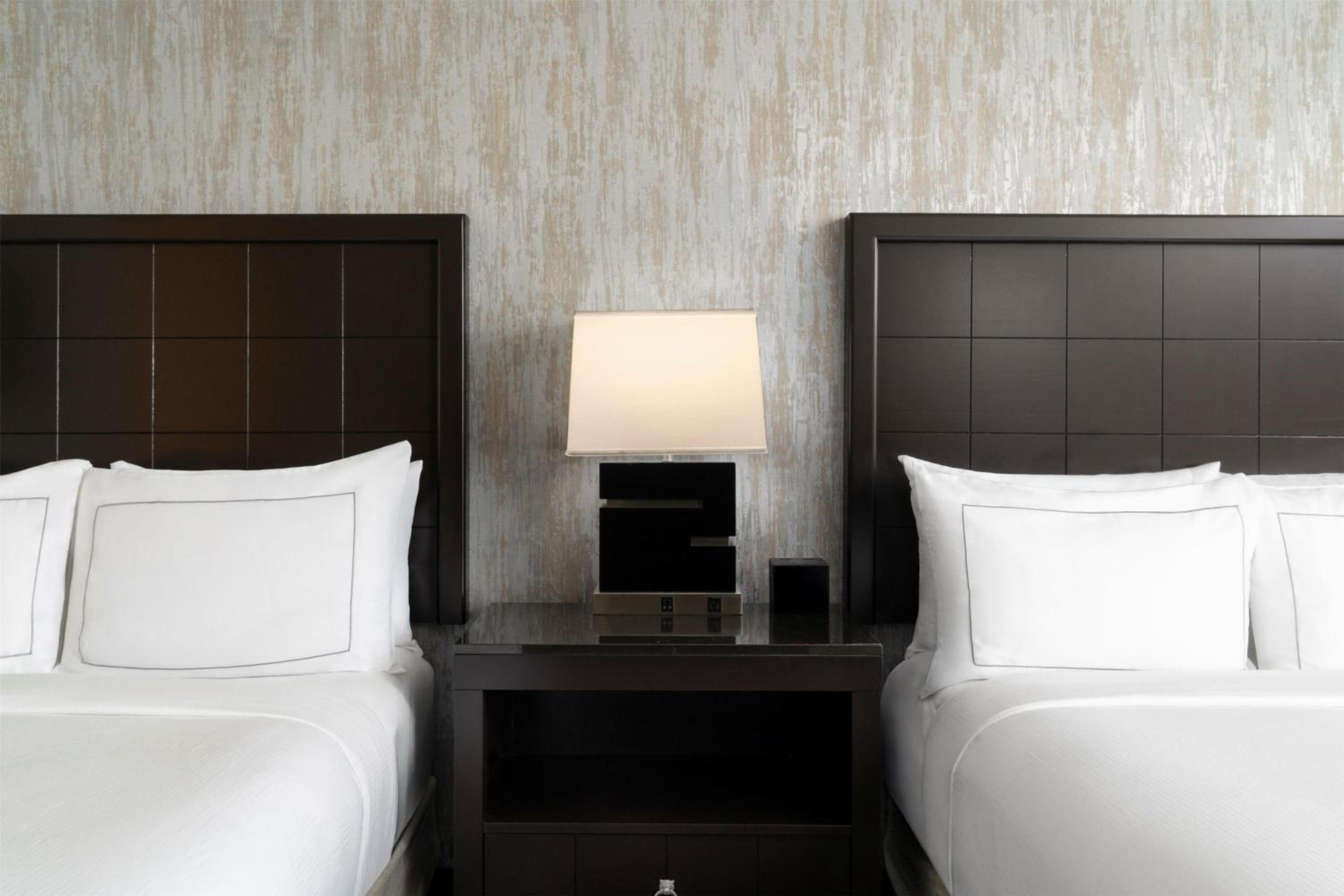 Double Room with Two Double Beds - Hearing Access - Photo 2