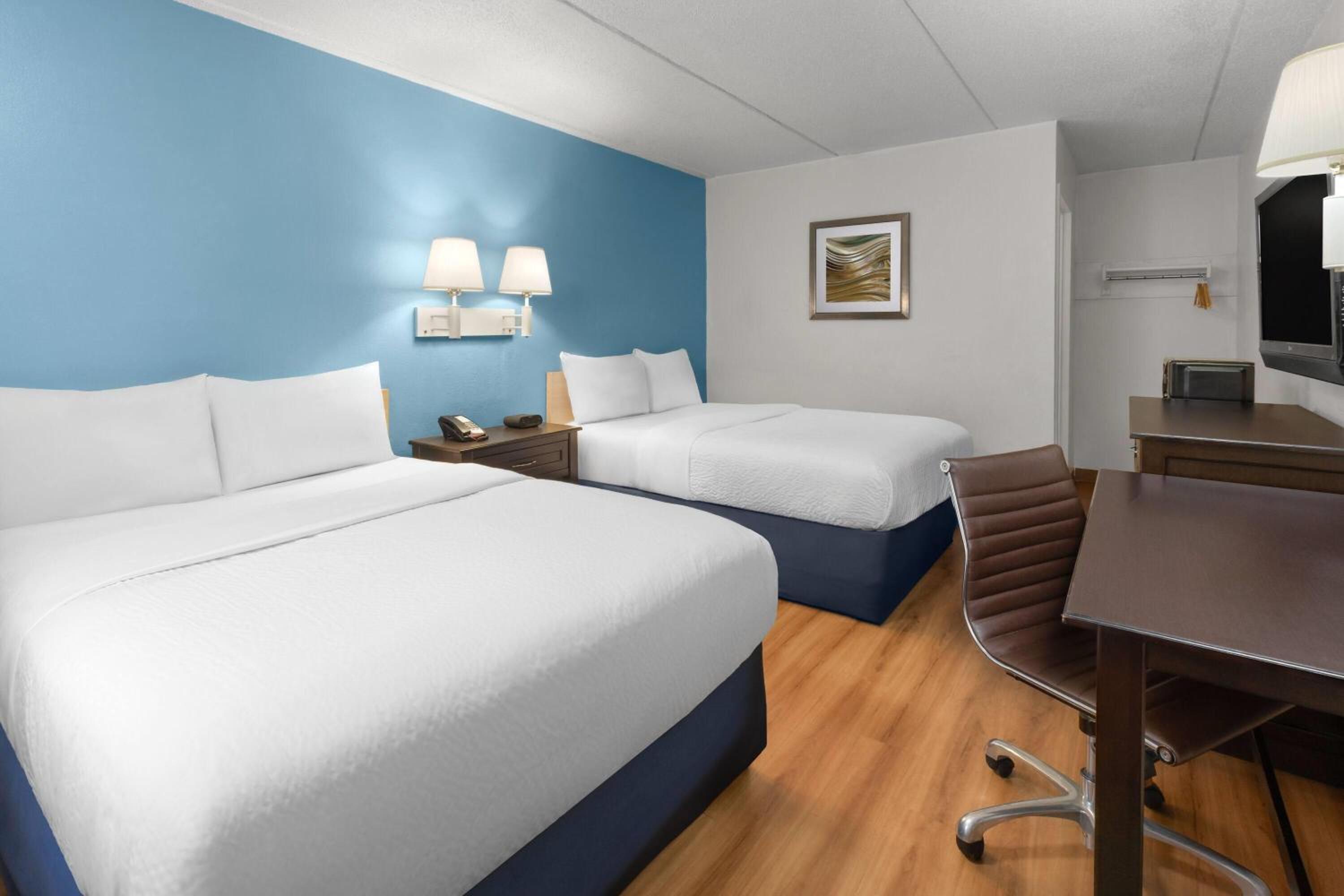 Double Room with Two Double Beds - Non-Smoking photo 1