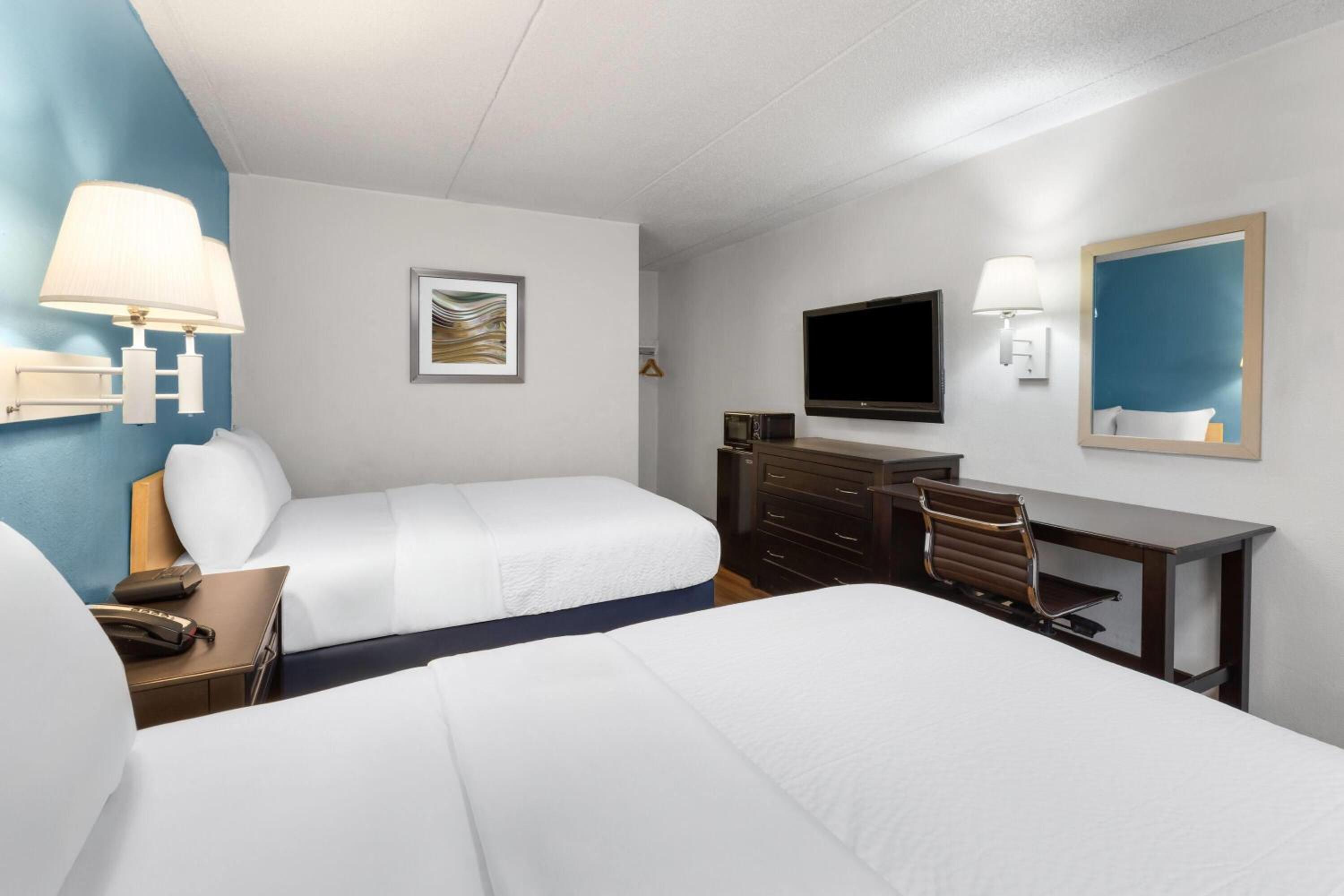 Double Room with Two Double Beds - Non-Smoking photo 2