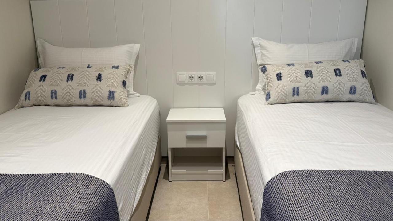 Family Two-Bedroom Apartment with View photo 2