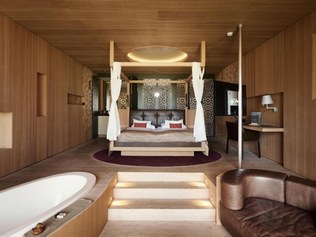 Suite with Garden View photo 1