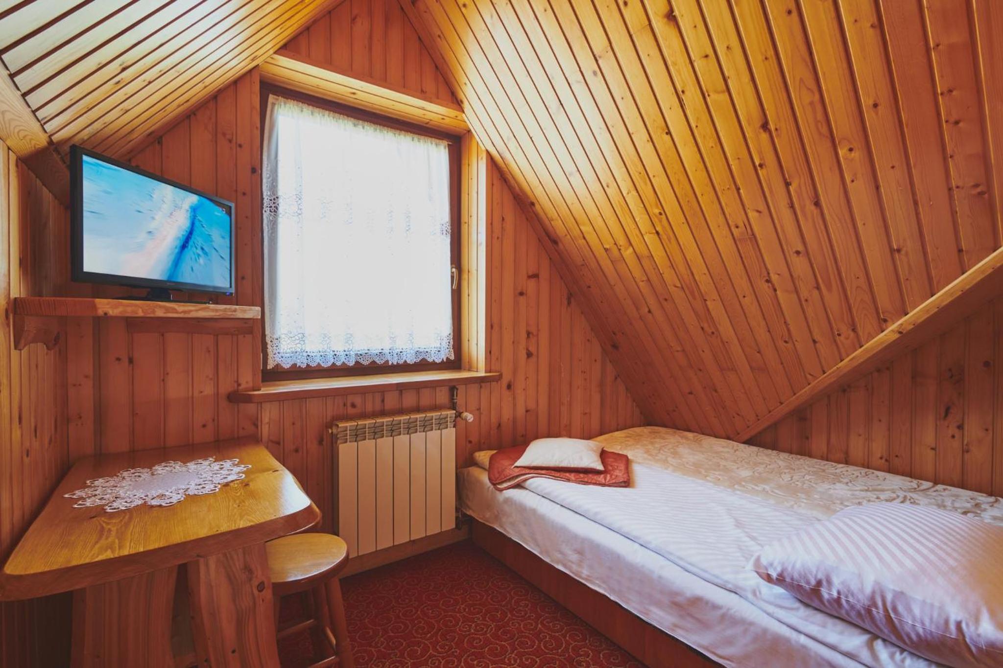 Small Single Room photo 2