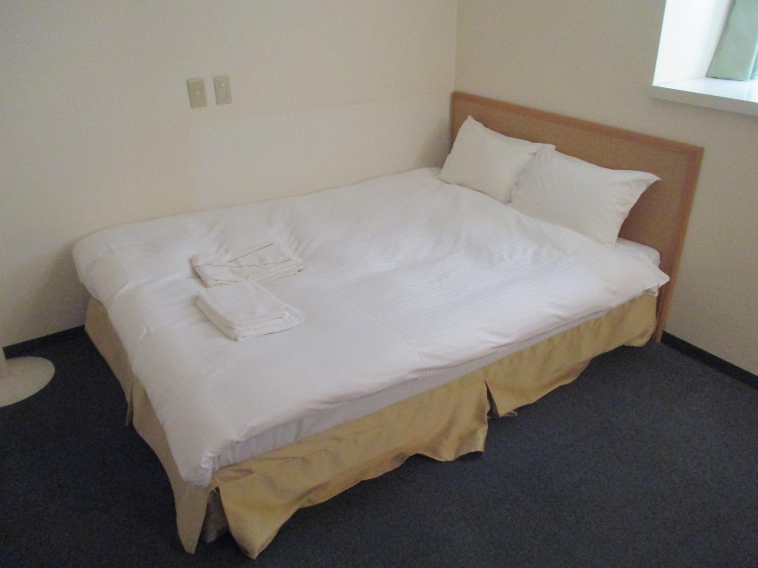 Standard Double Room - Smoking, photo 7