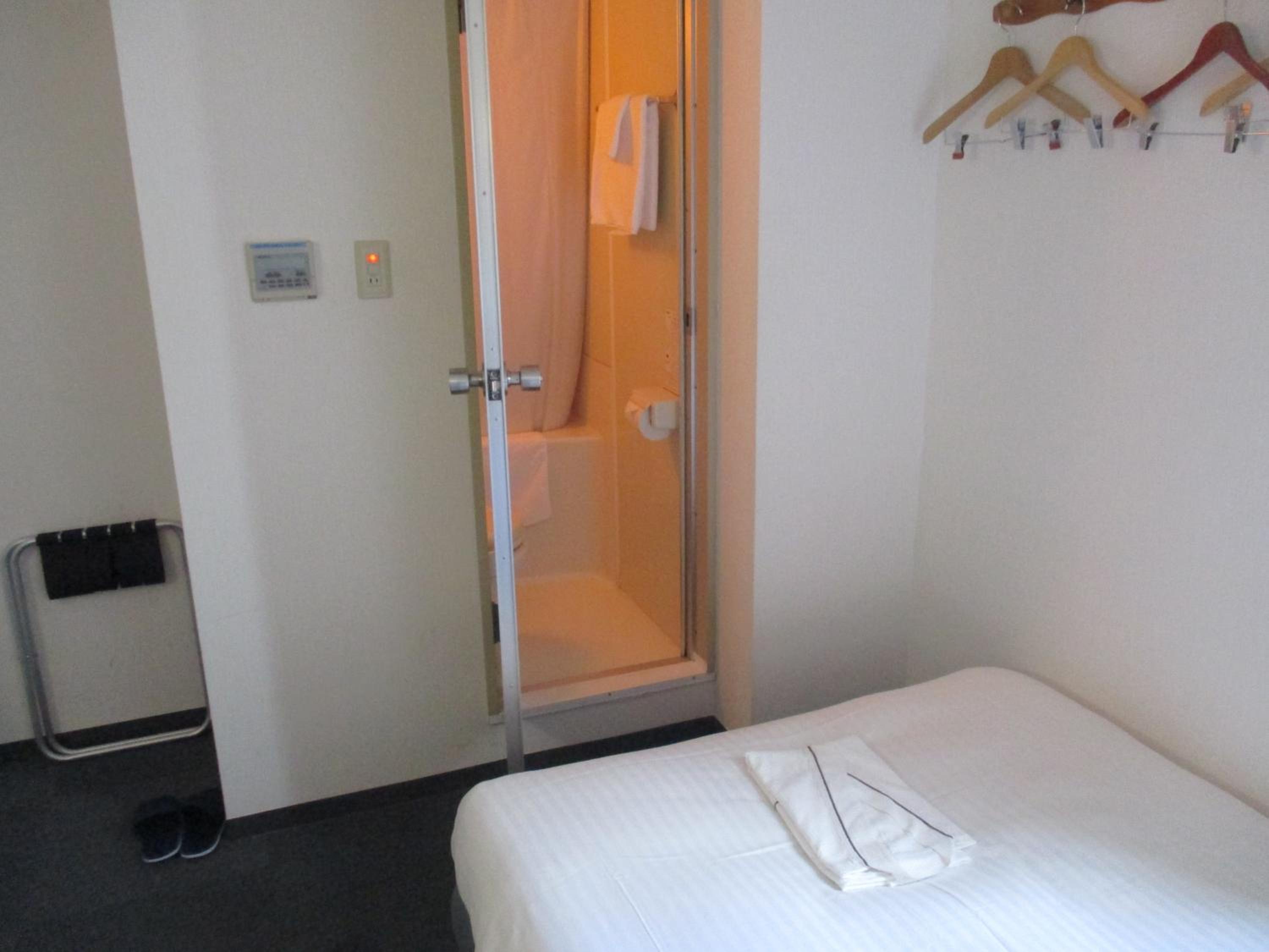 Standard Room with Small Double Bed - Non-Smoking photo 3