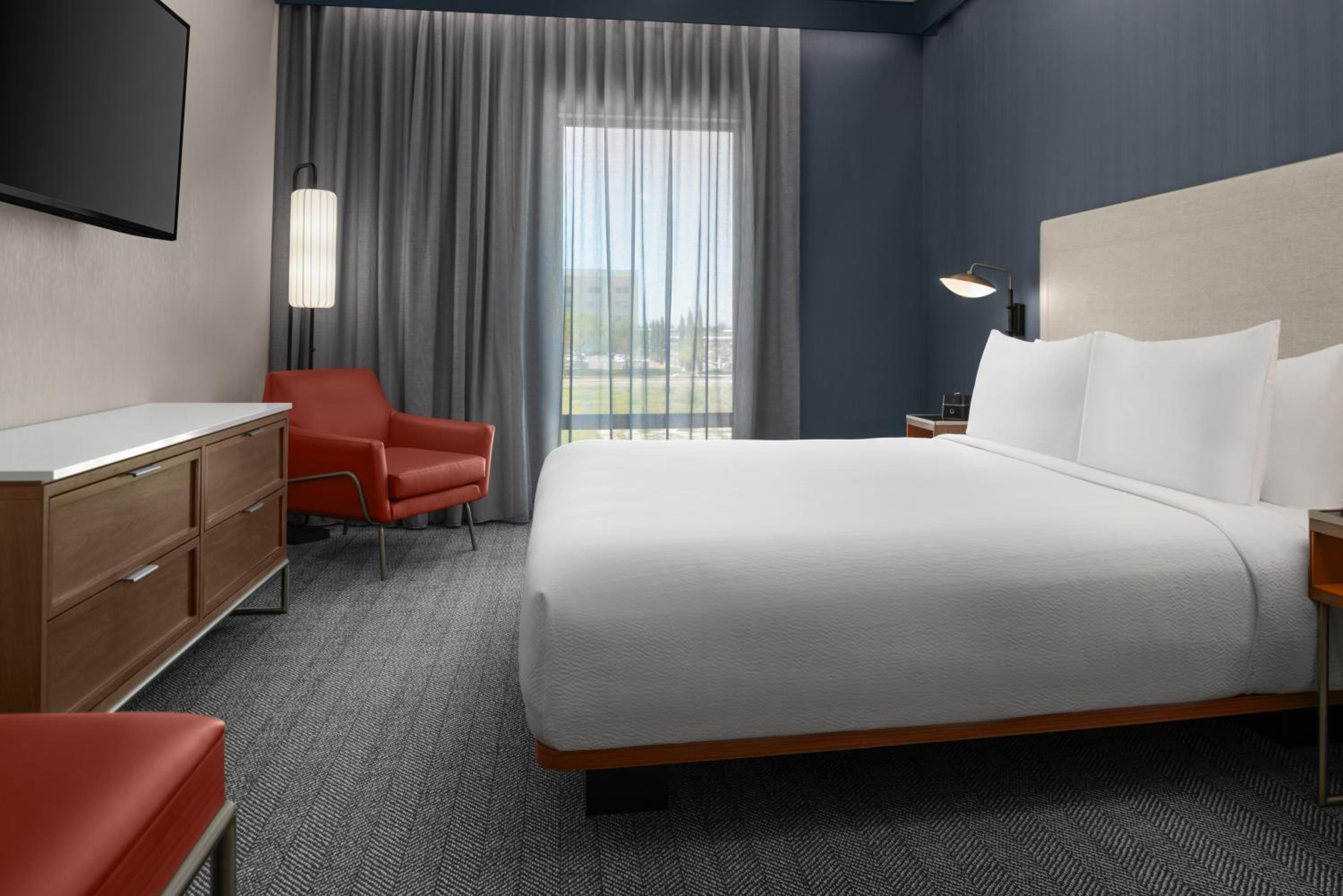 King Room - Hearing Accessible - Photo 1