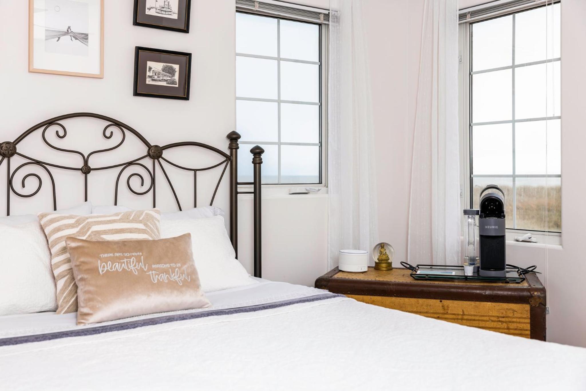Queen Suite with Sea View photo 2