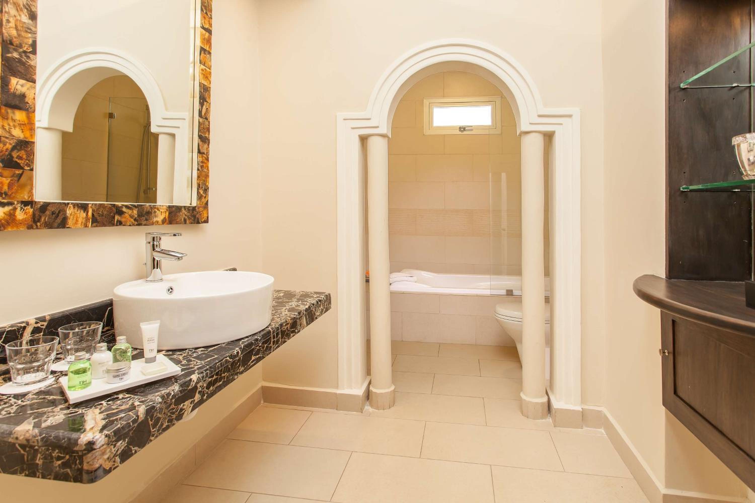 Executive King Suite photo 3