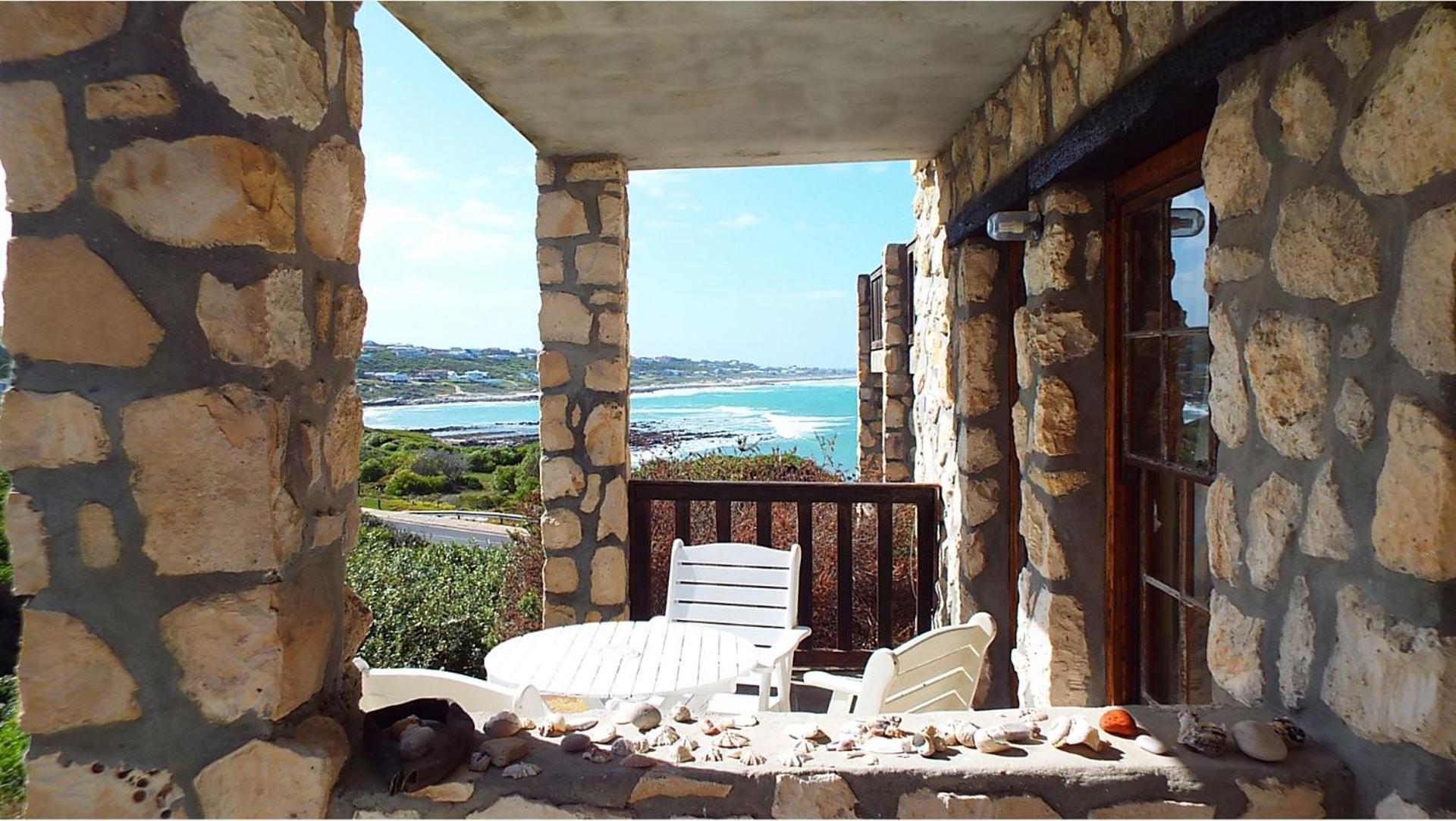 Honeymoon Suite - Photo 15