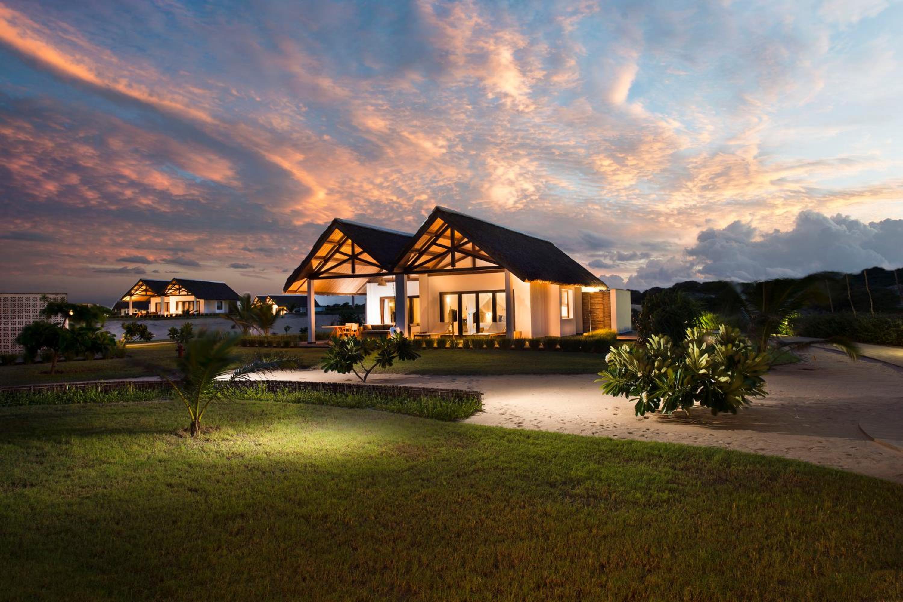 Deluxe Bungalow photo 2