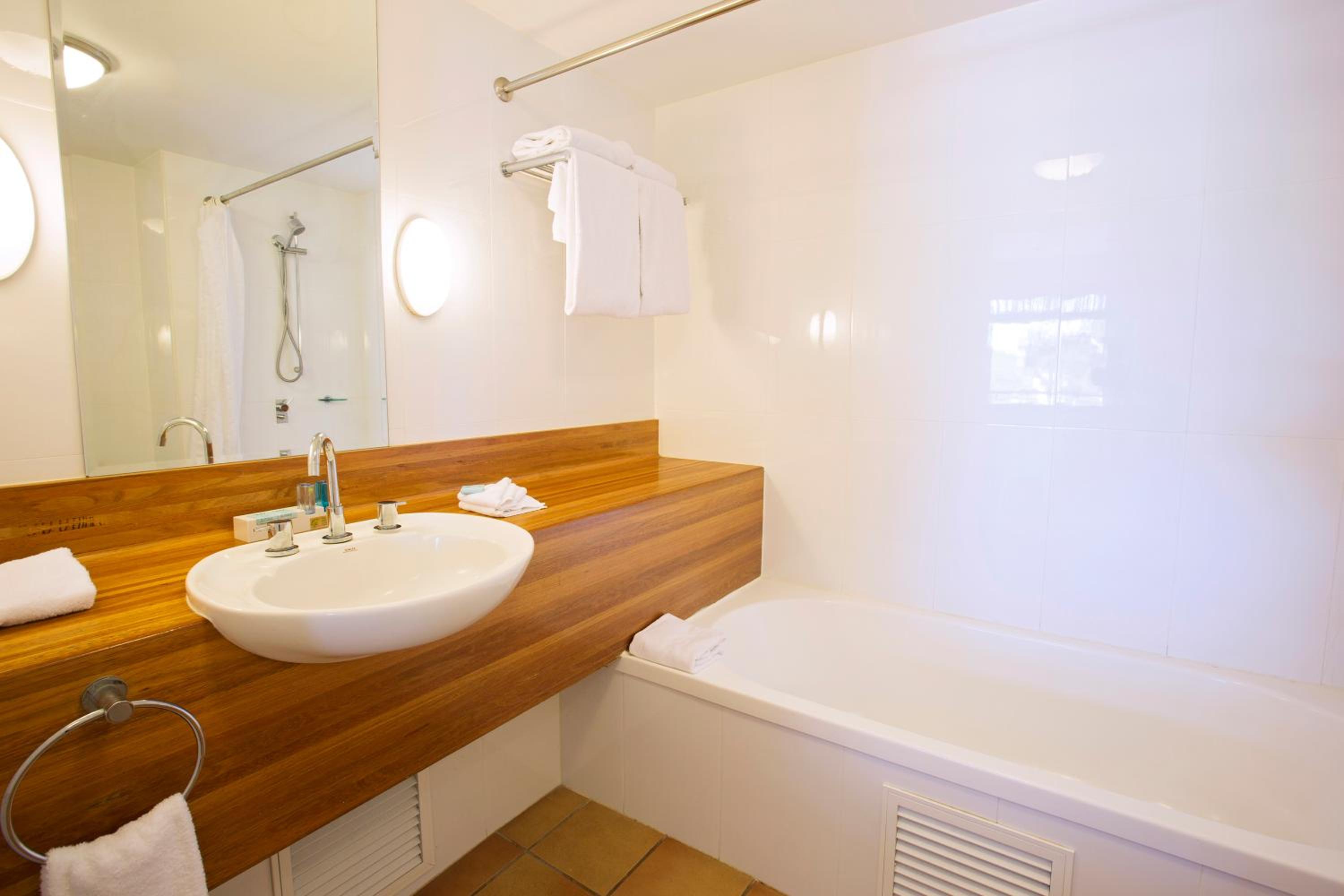 Double Room with Garden View - Photo 5