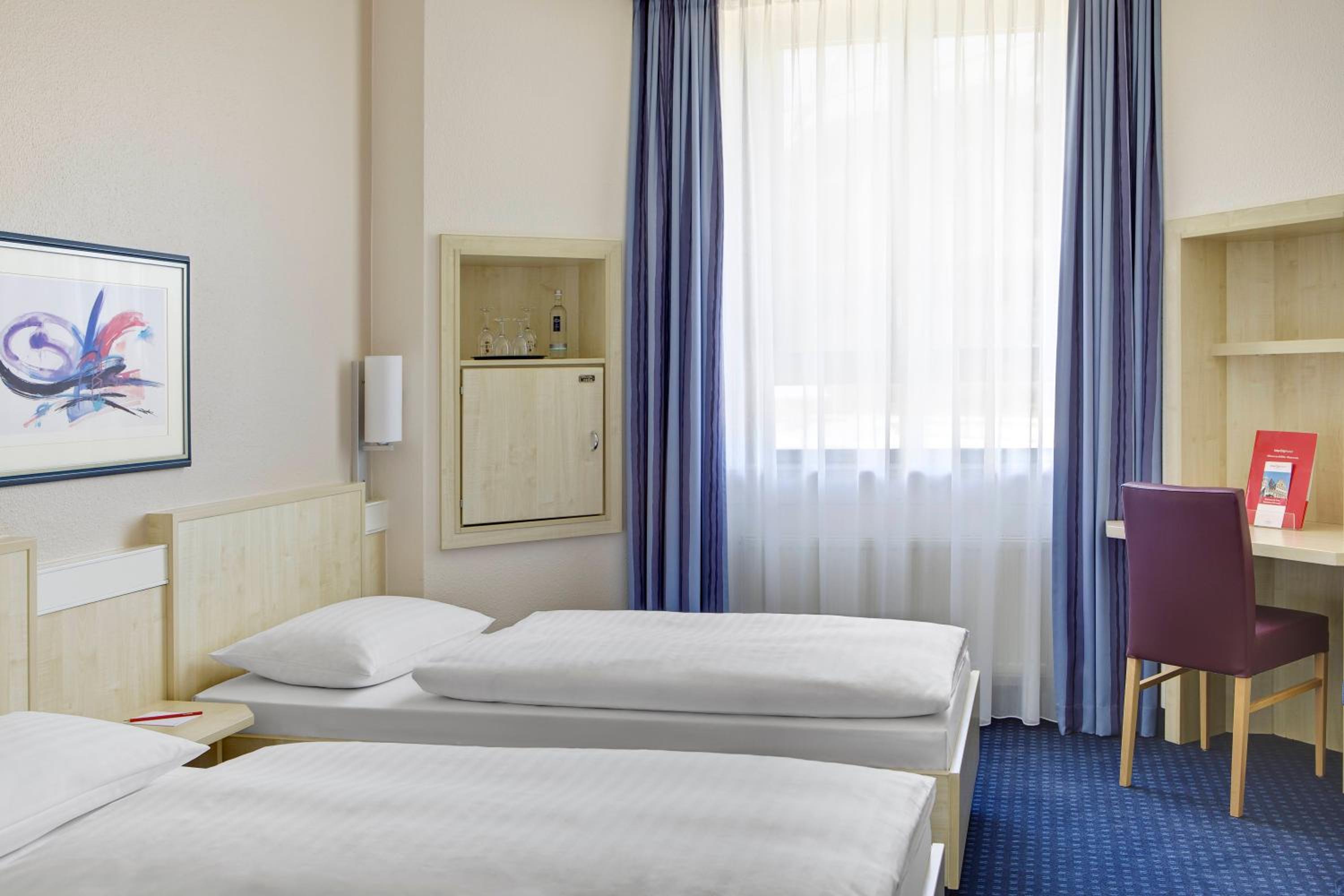 Standard Double or Twin Room photo 3