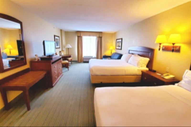 Queen Room photo 1