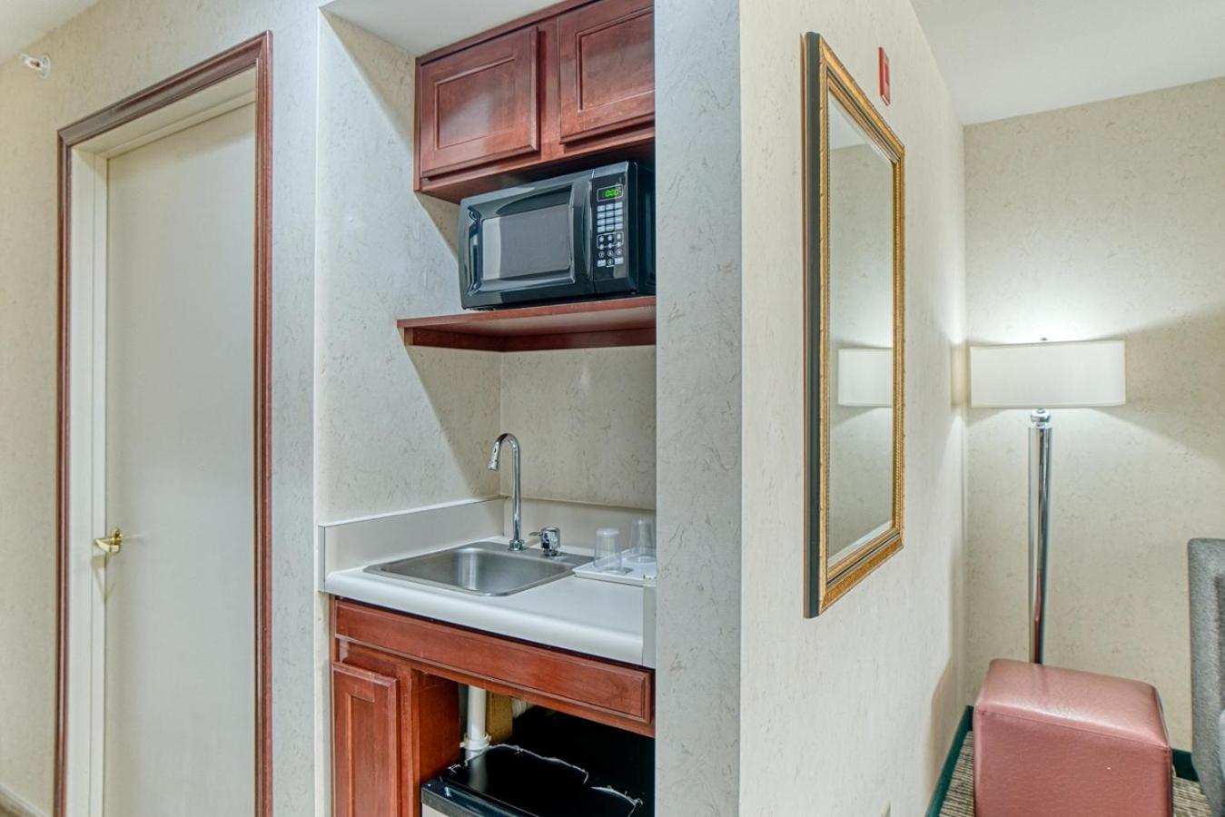 King Suite - Photo 2