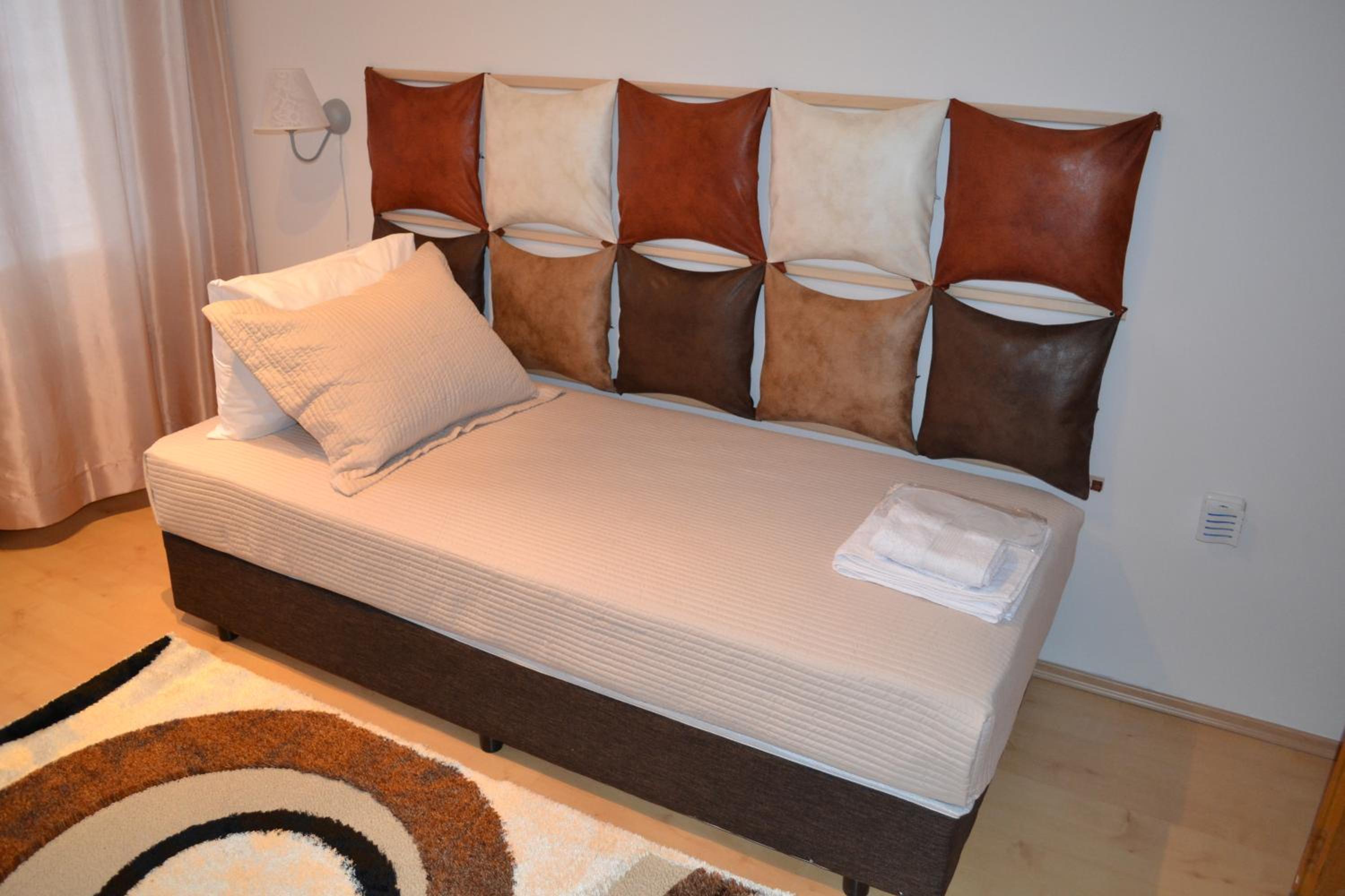 Single Room with Shared Bathroom