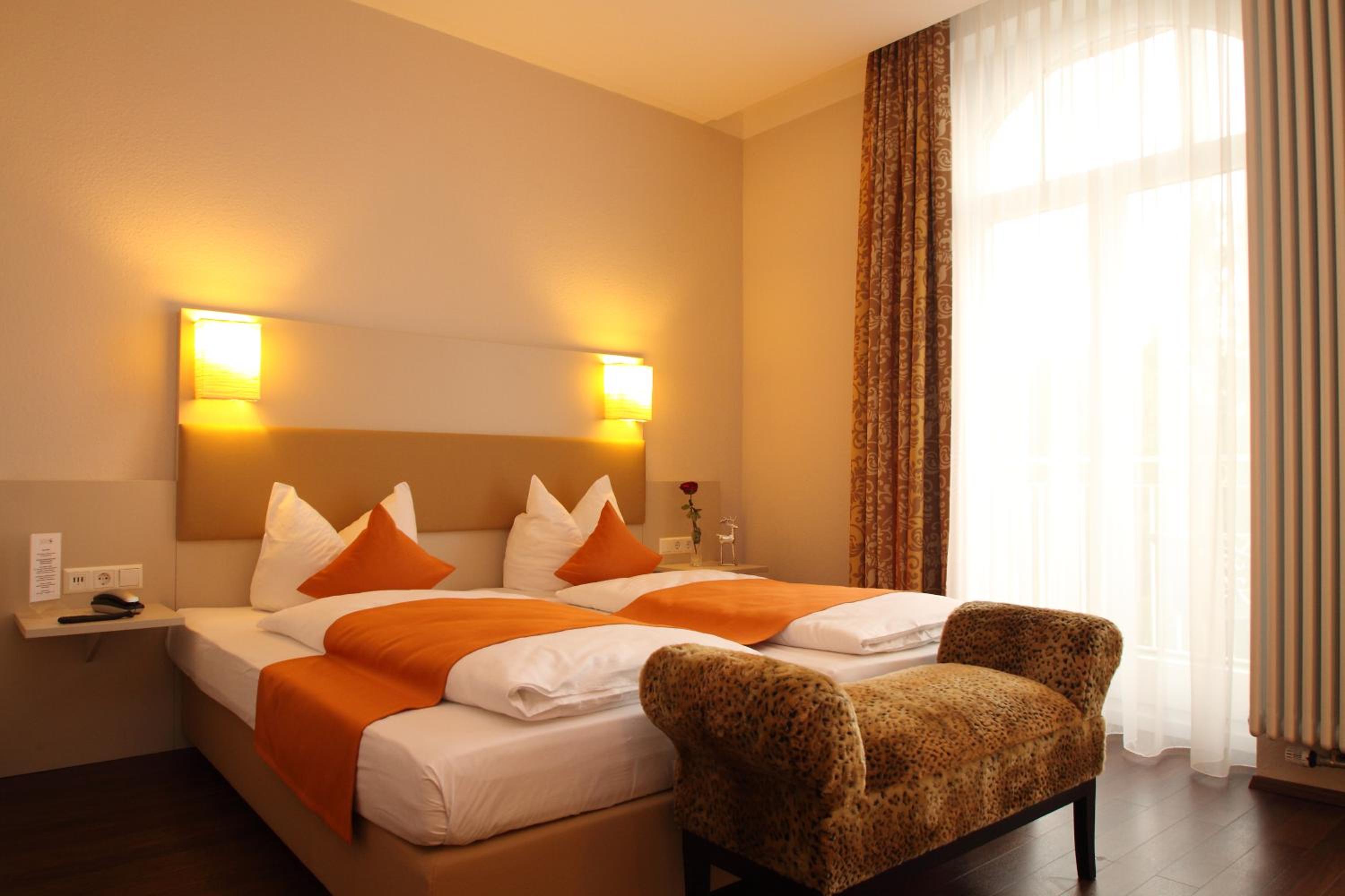 Superior Double Room with Balcony - Photo 8