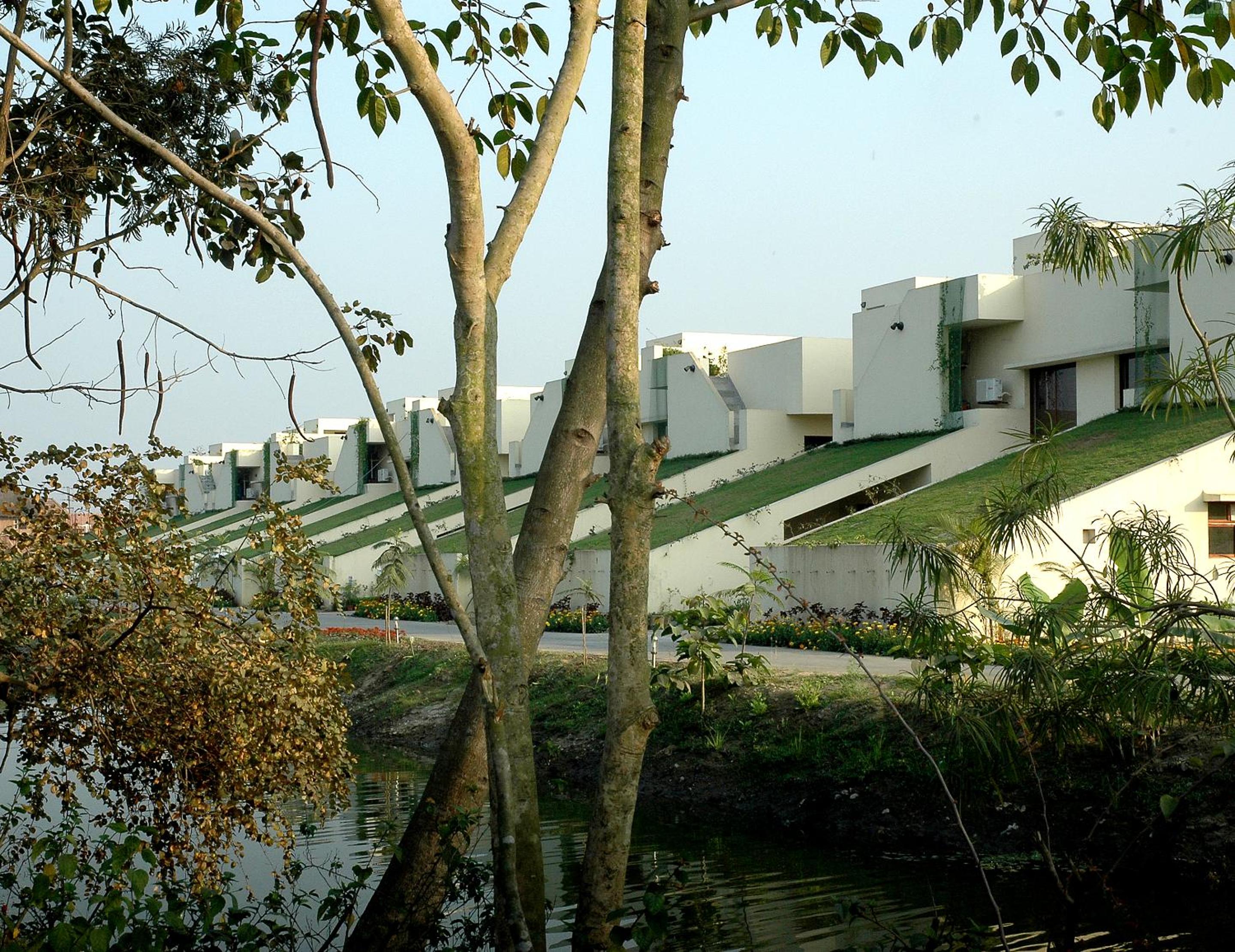 Three Bedroom Aqua Villa’s - Photo 2