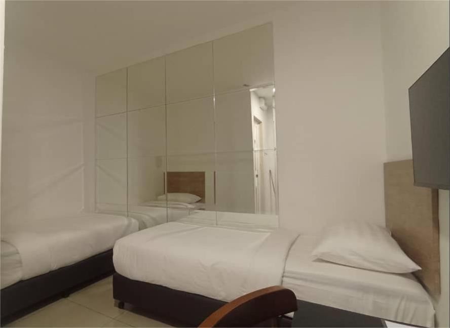 Standard Twin Room - Photo 3