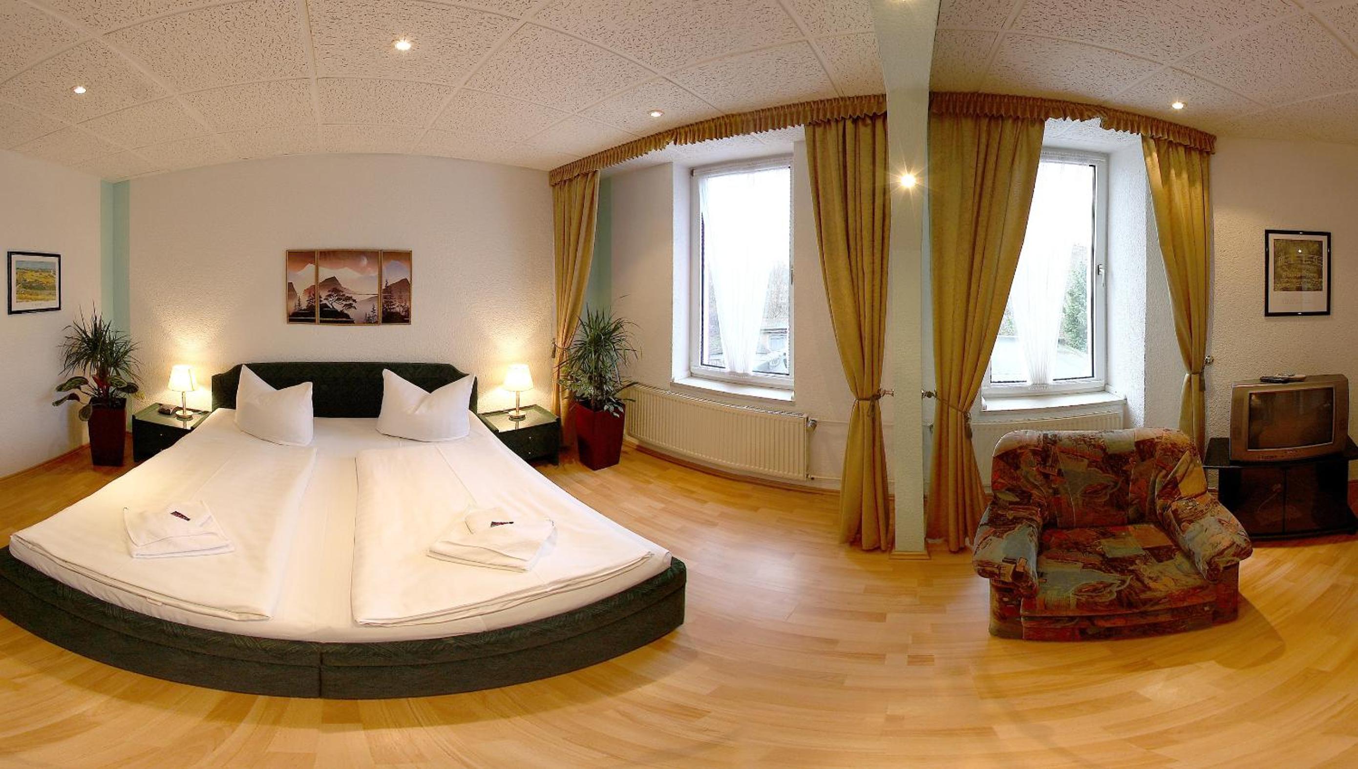 Double Room - Photo 8