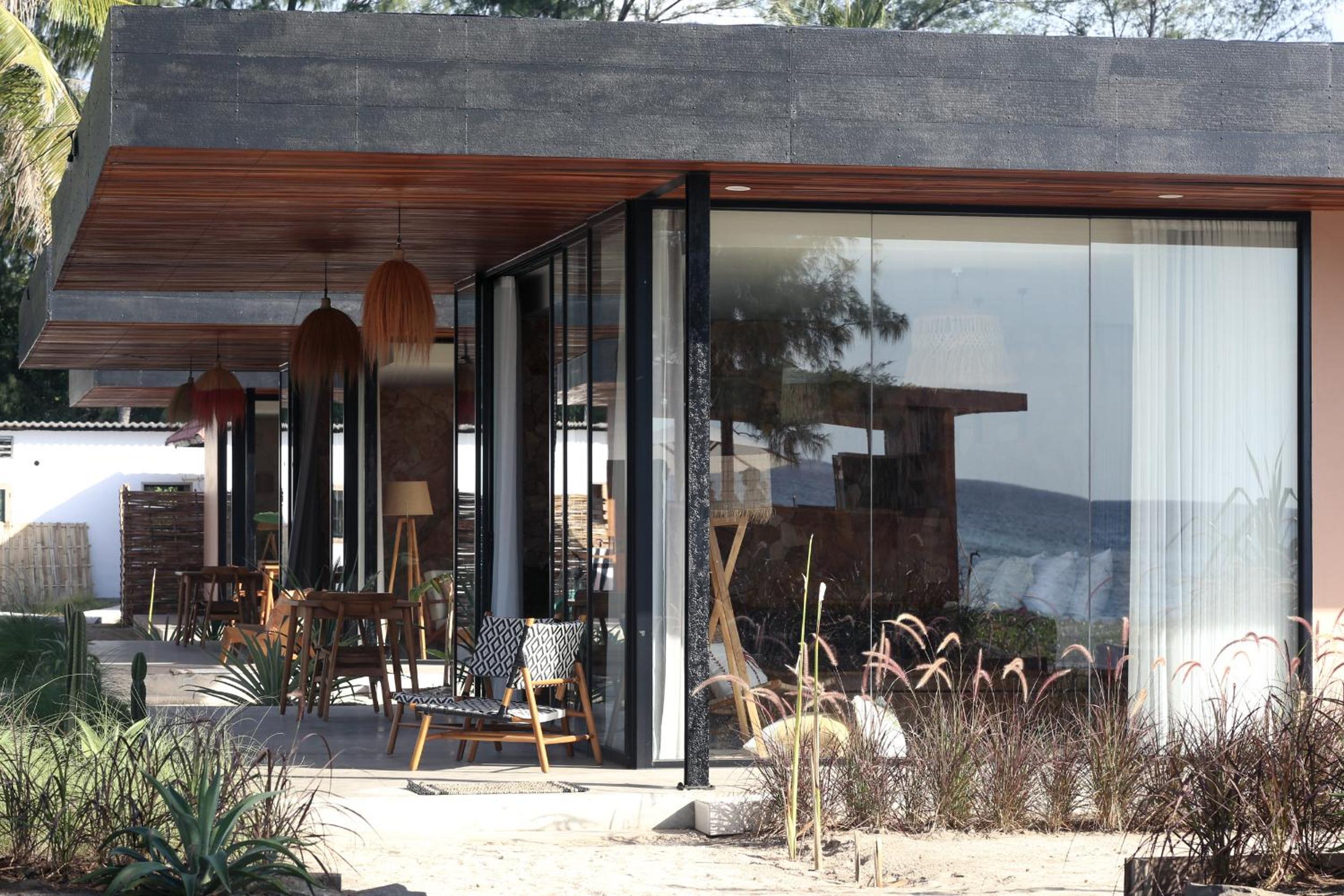 Bungalow - Water Front  photo 3