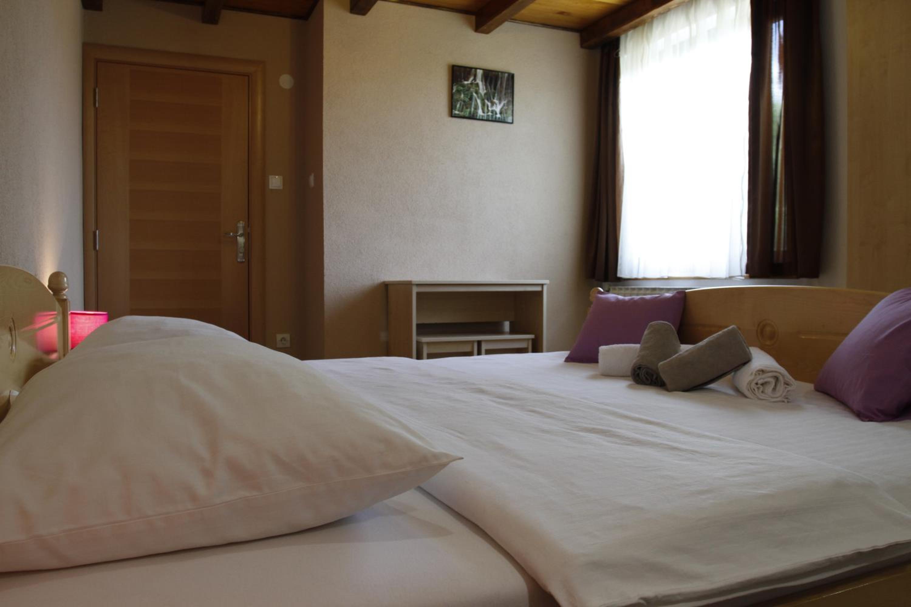 Two-Bedroom Apartment with Balcony - Photo 12