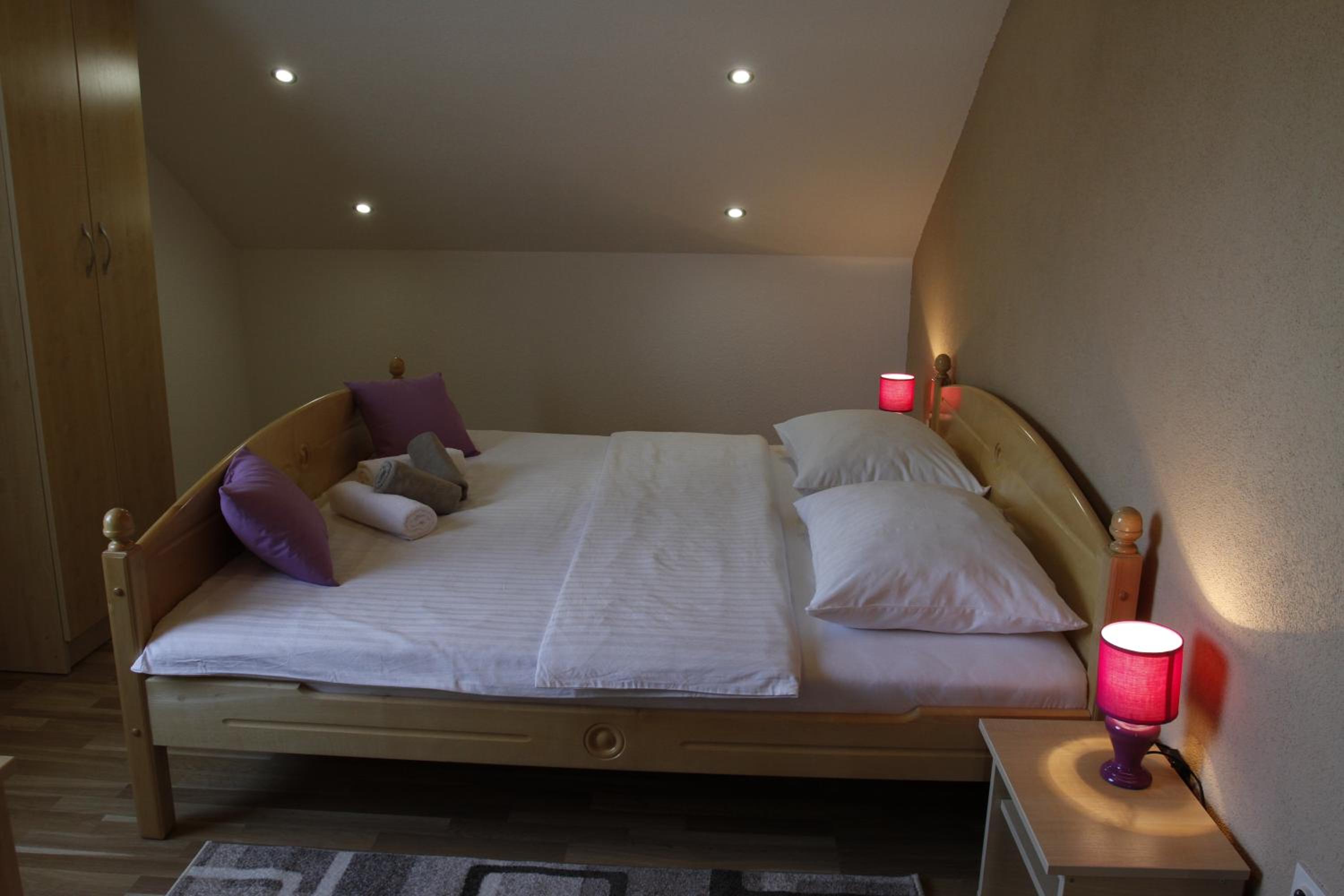 Two-Bedroom Apartment with Balcony - Photo 9