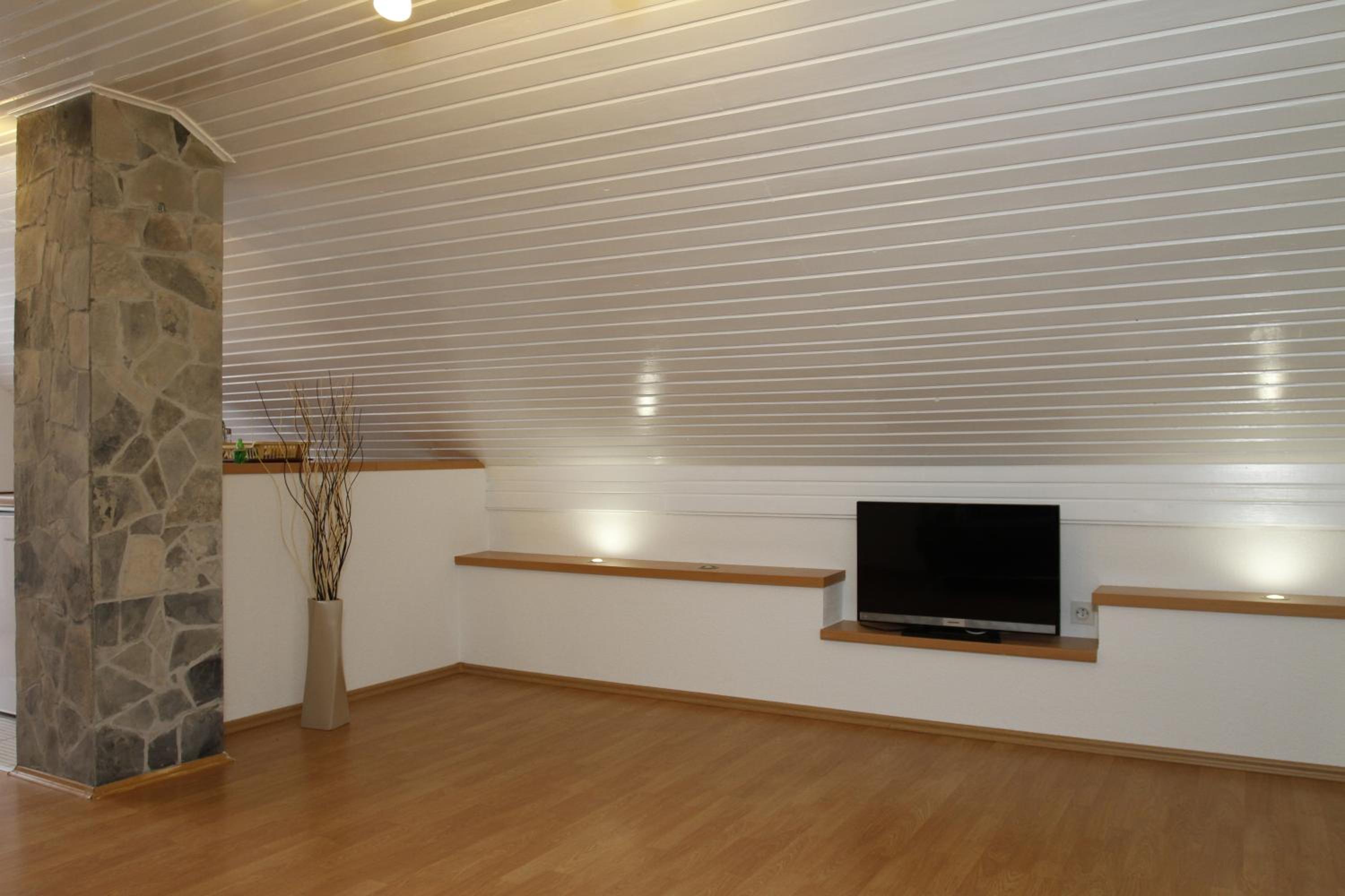 Two-Bedroom Apartment with Balcony - Photo 19