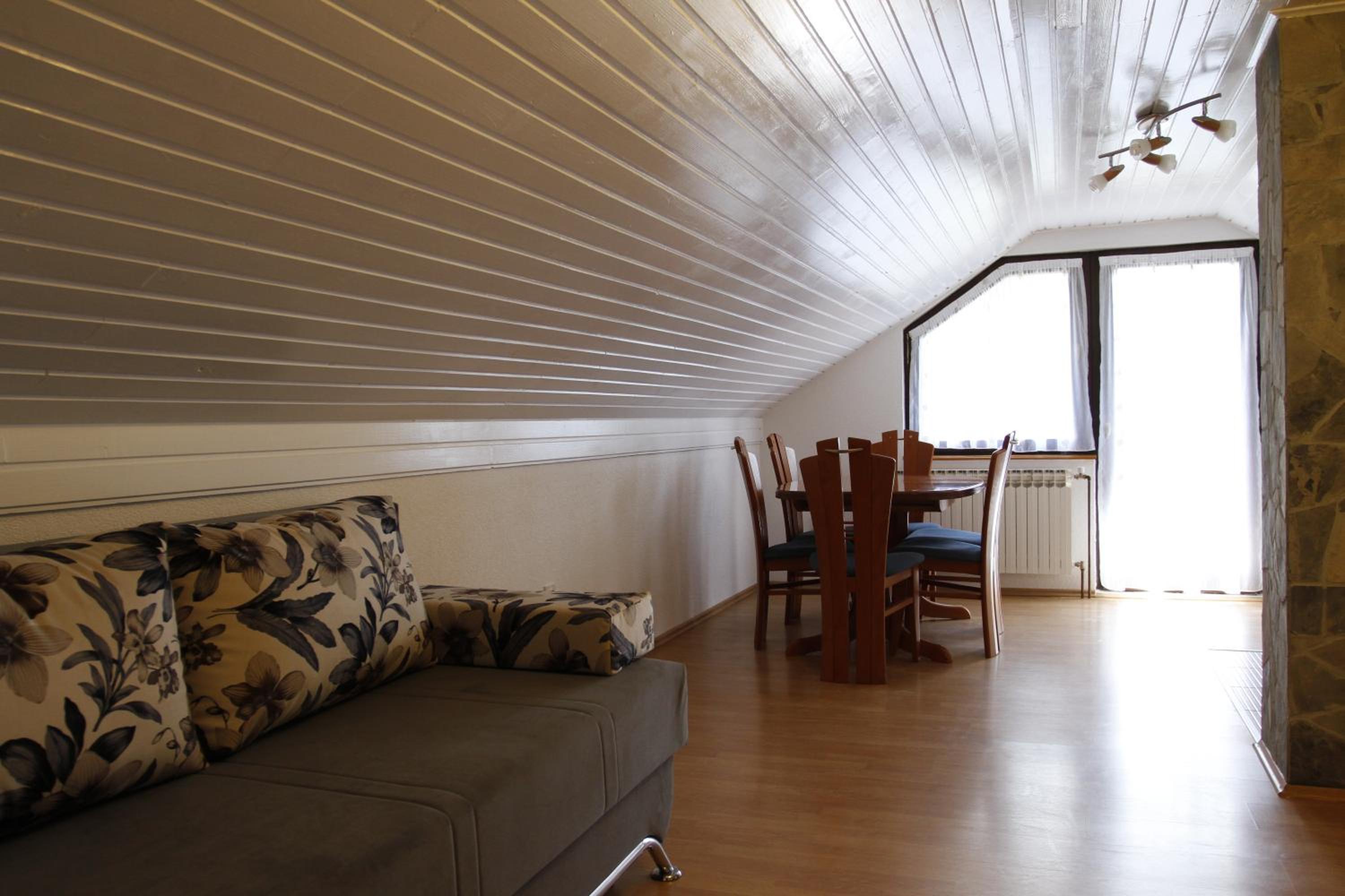 Two-Bedroom Apartment with Balcony - Photo 14