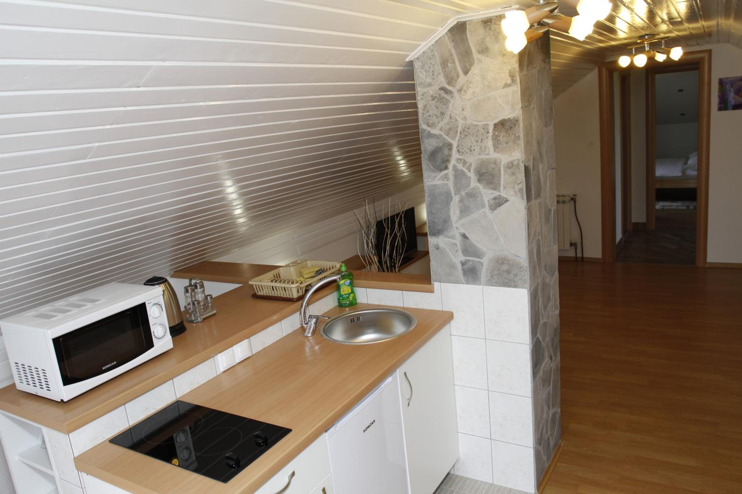 Two-Bedroom Apartment with Balcony - Photo 18