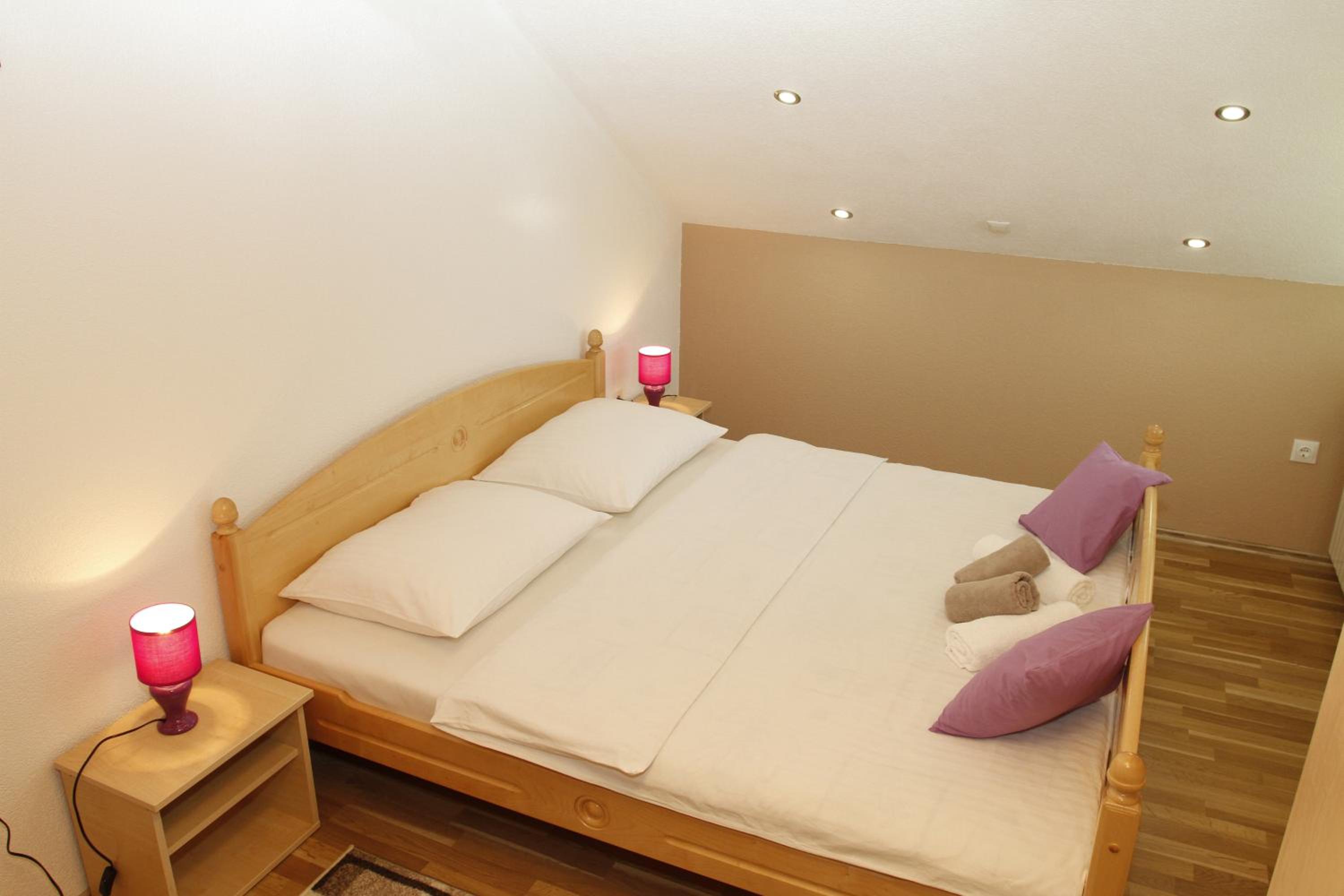 Two-Bedroom Apartment with Balcony - Photo 3