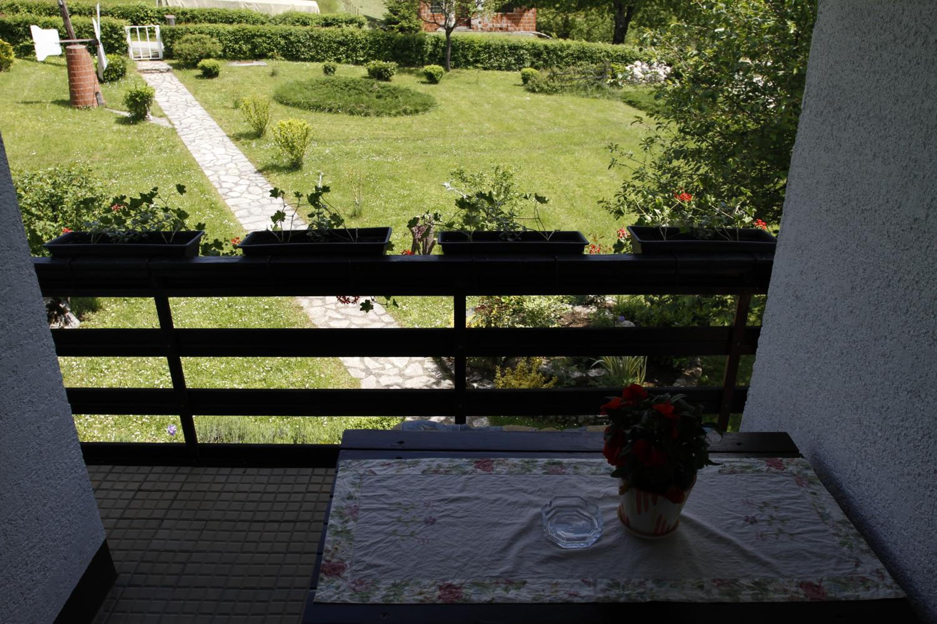 Two-Bedroom Apartment with Balcony - Photo 6