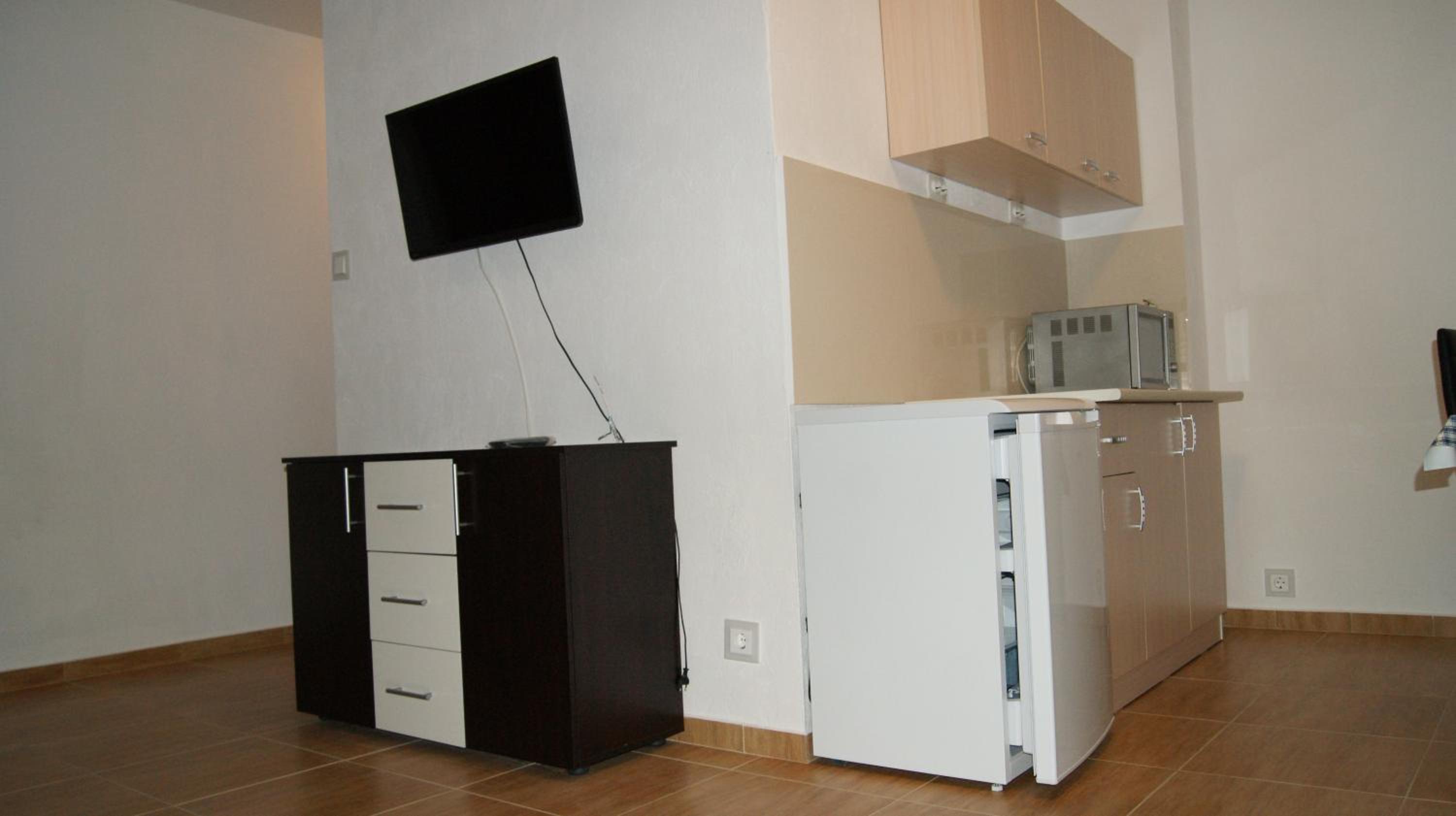 Studio (3 Adults) photo 2