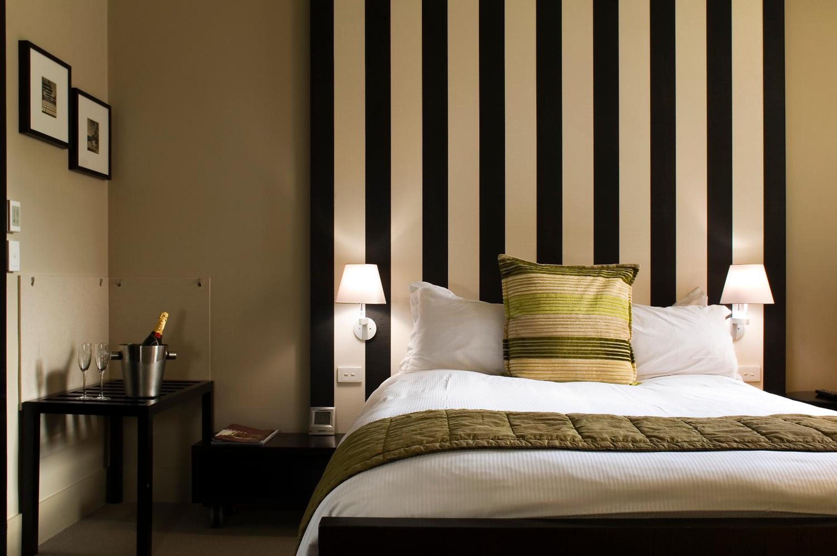 Heritage Room - Queen Bed - Includes Breakfast, Historic Werribee Mansion Tour and Parking - Photo 3