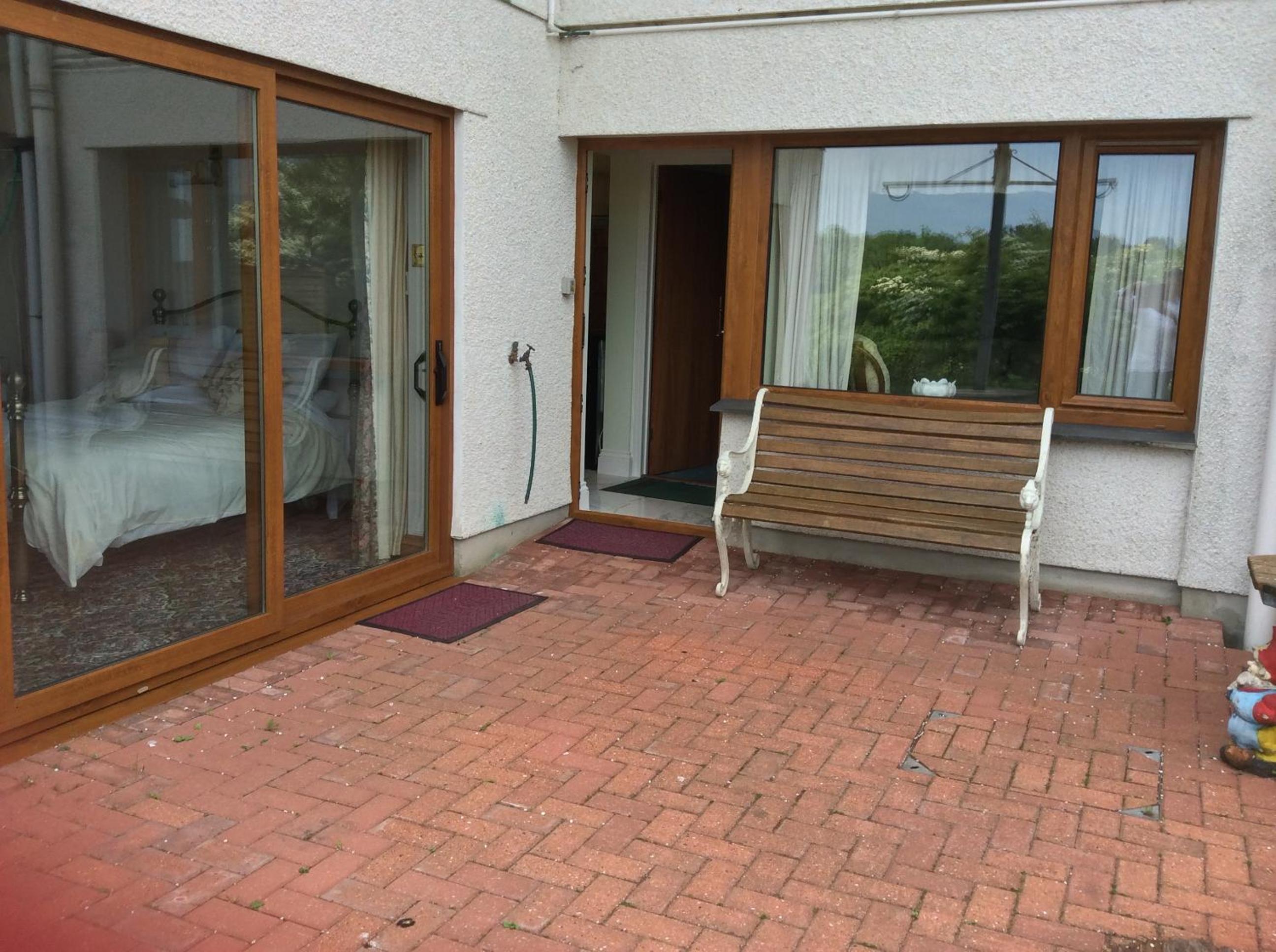 King Room 5 with Patio View photo 3